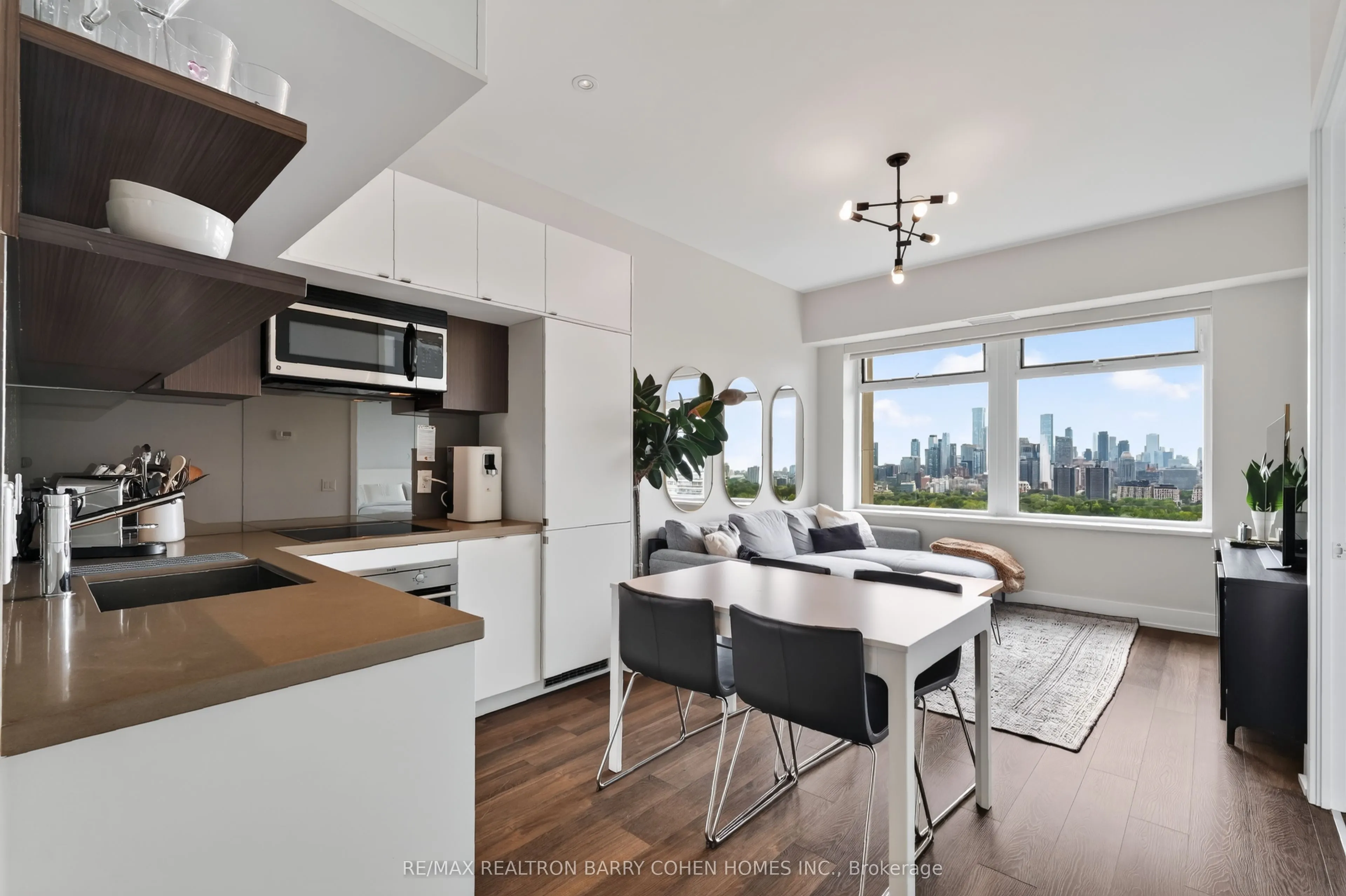 111 St Clair Avenue W #1018