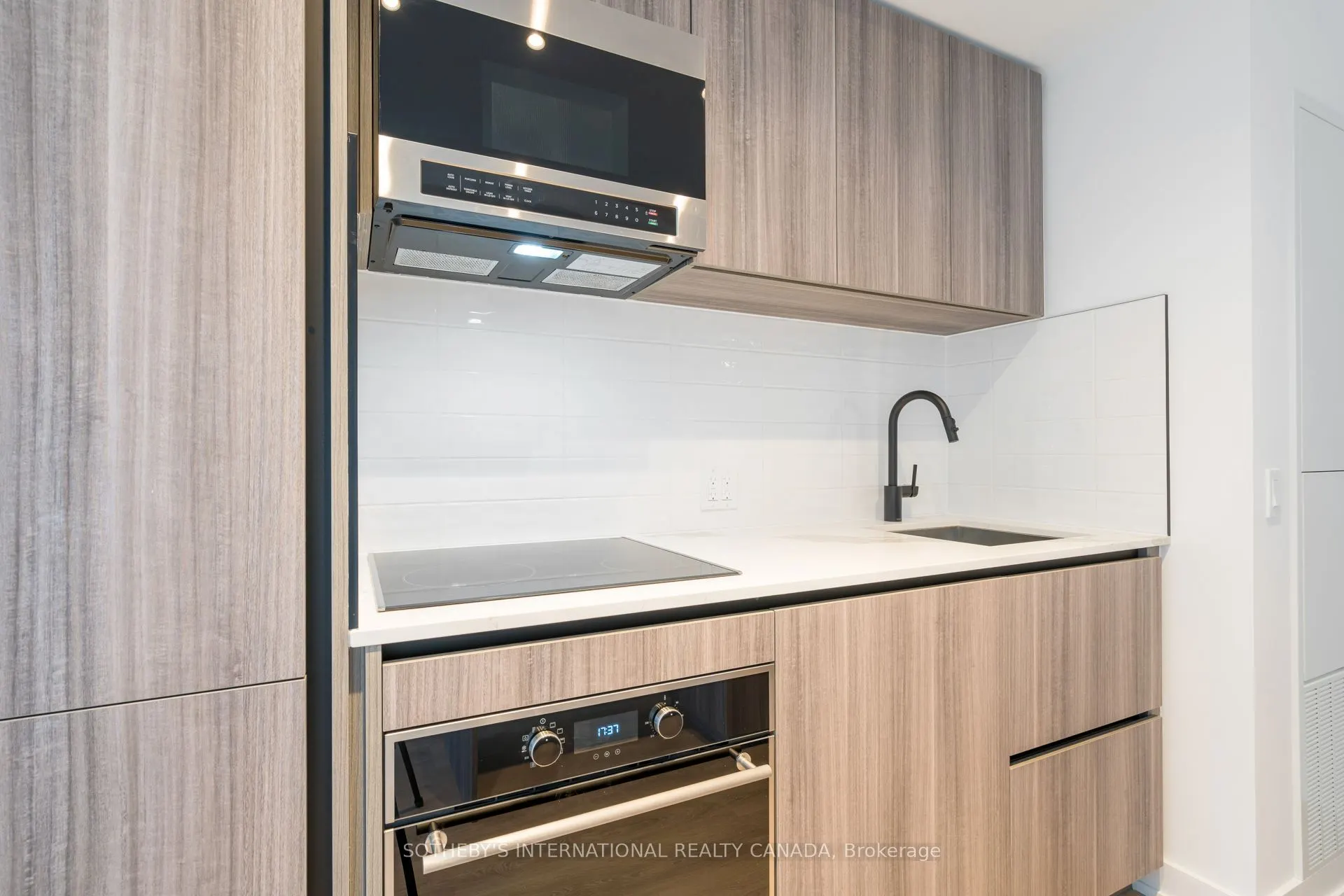 117 Broadway Avenue #407