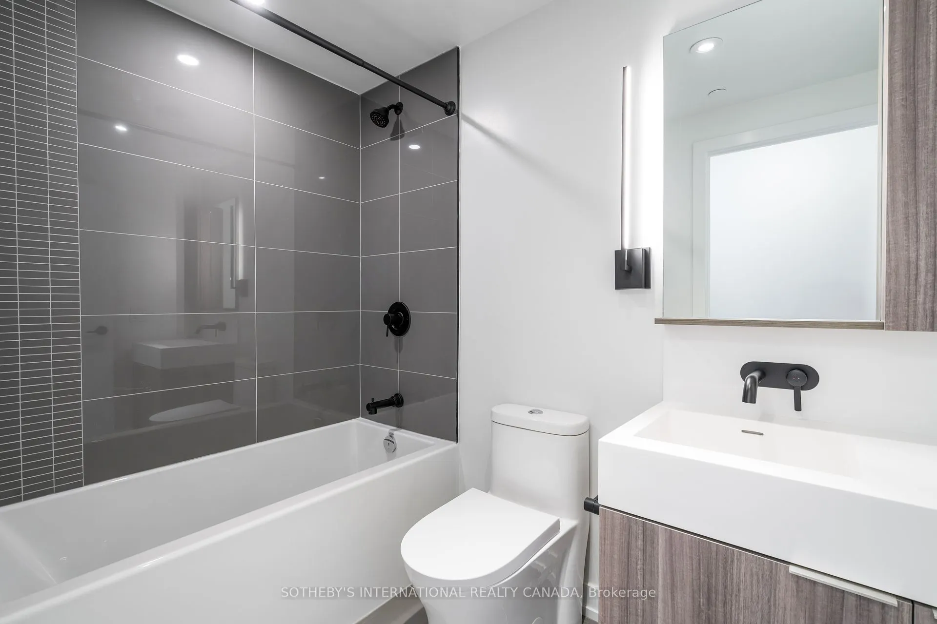 117 Broadway Avenue #407