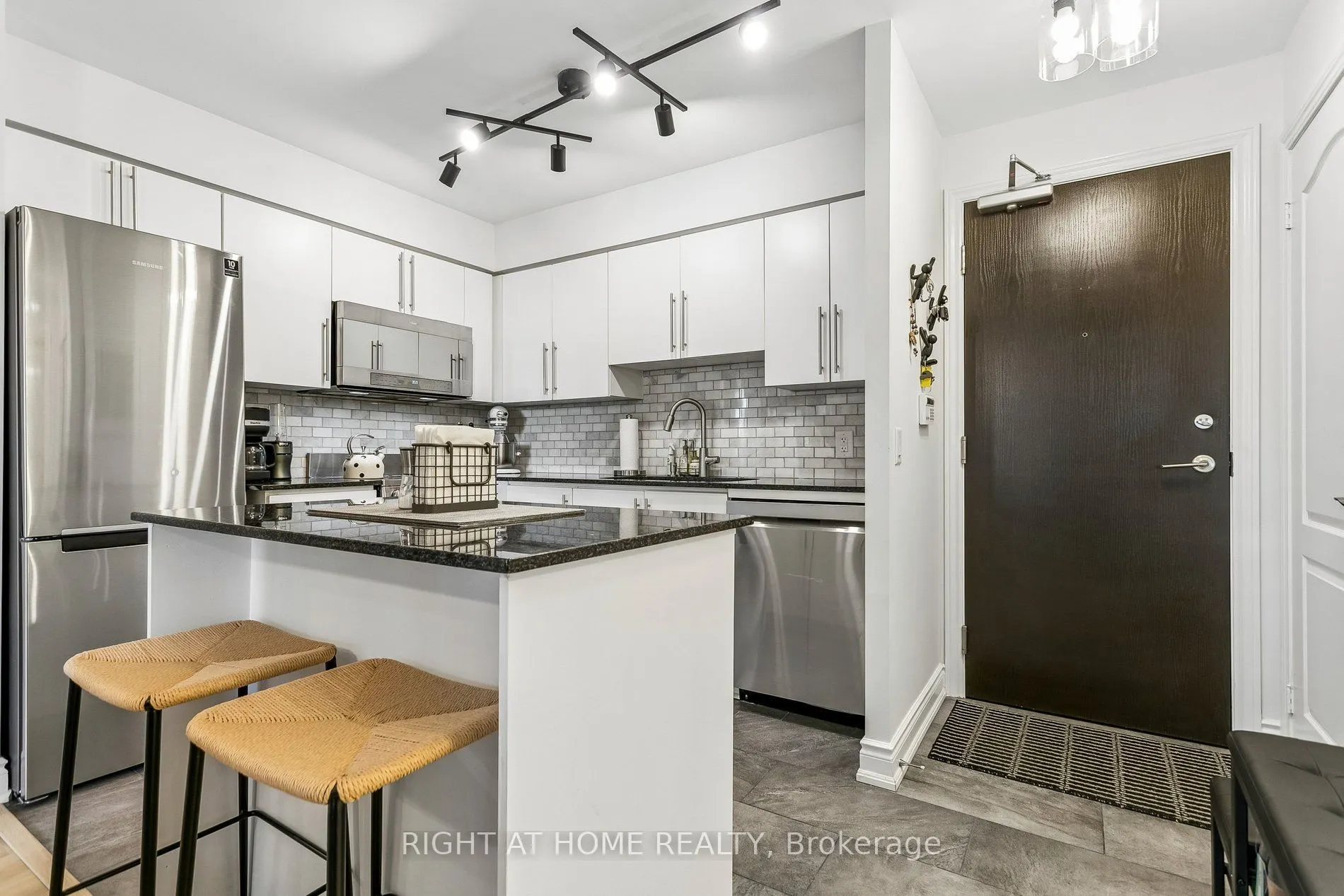 1103 Leslie Street #805