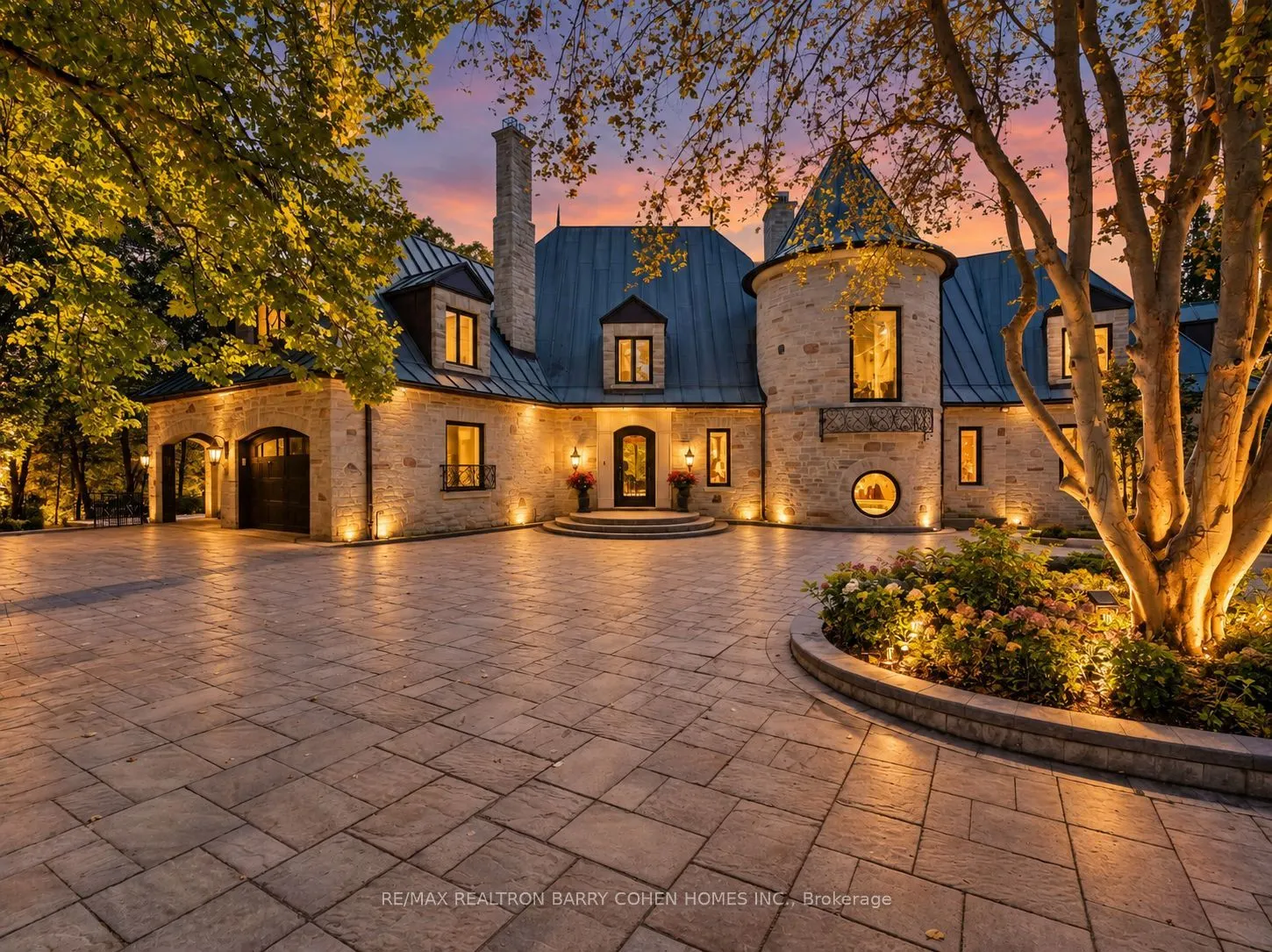 25 Tudor Gate
