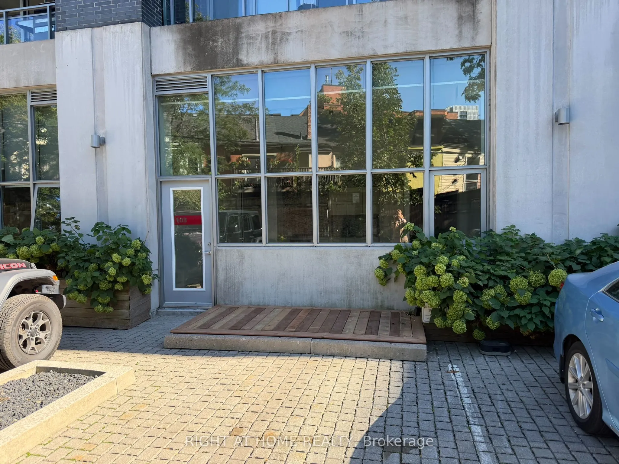 510 King Street E #103