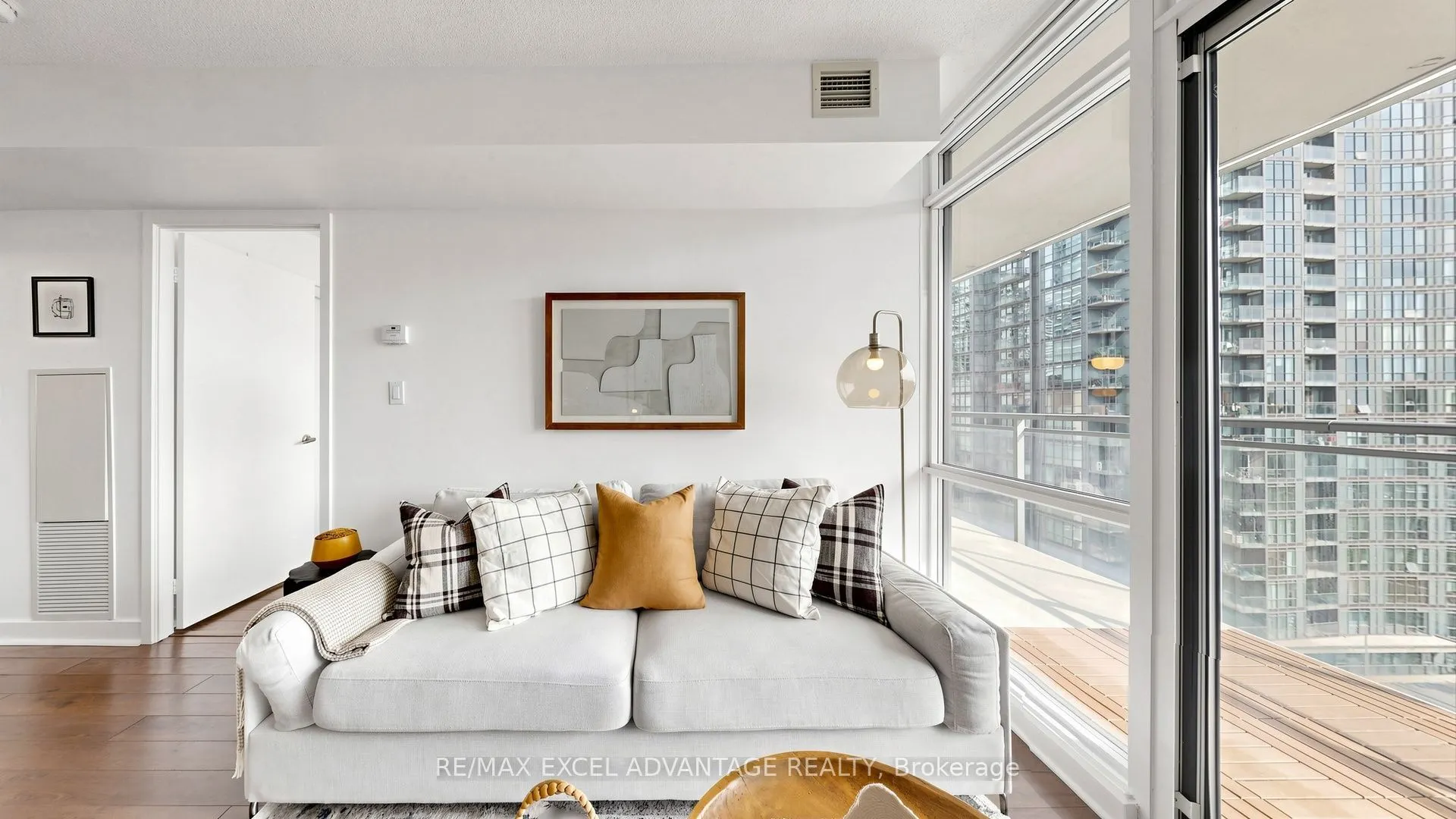 15 Fort York Boulevard #1111