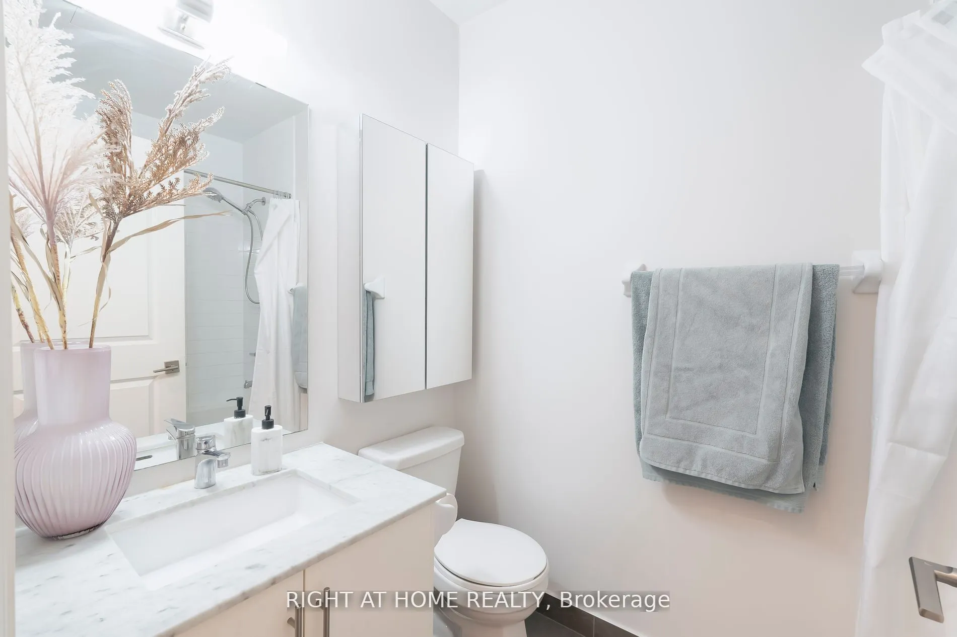 23 Glebe Road W #918
