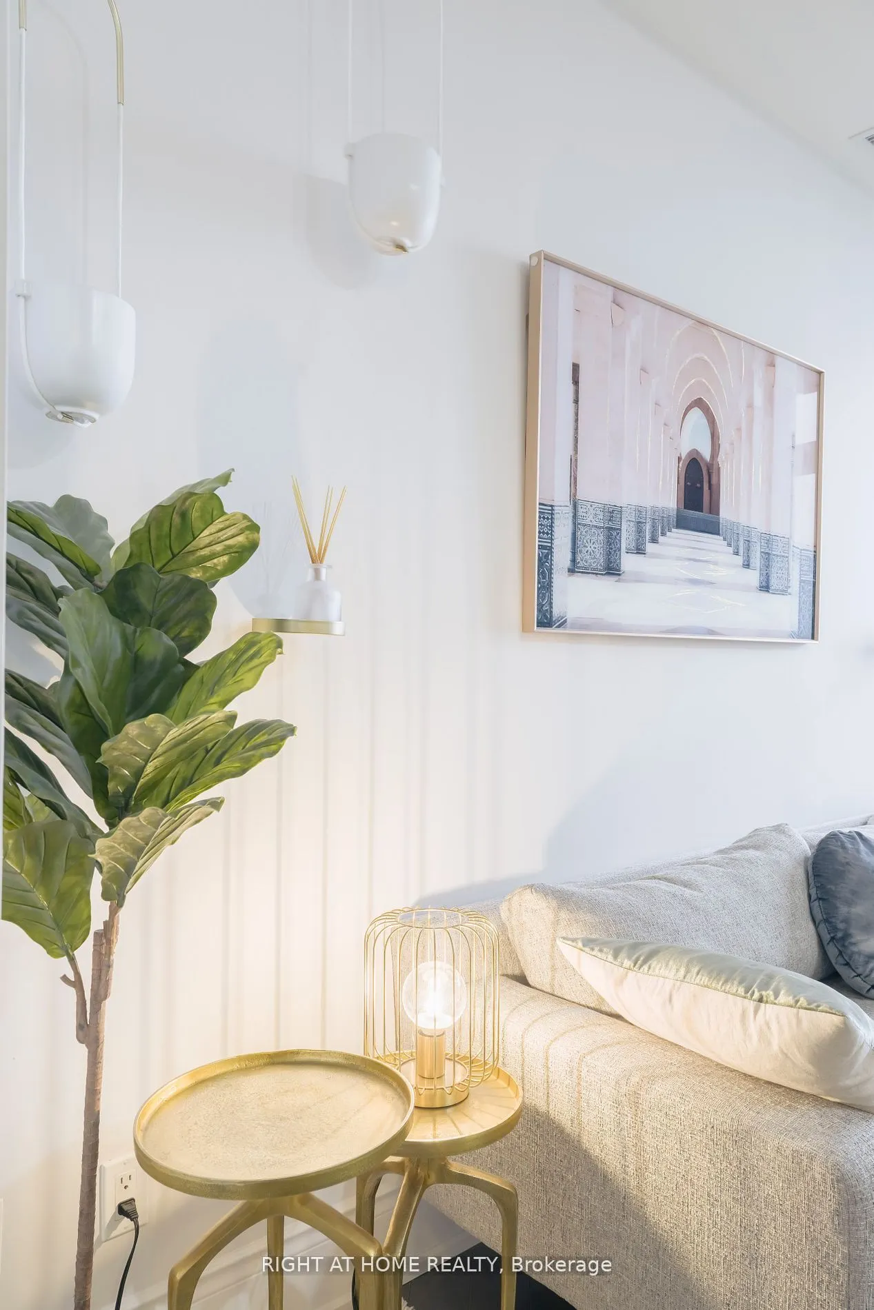 23 Glebe Road W #918