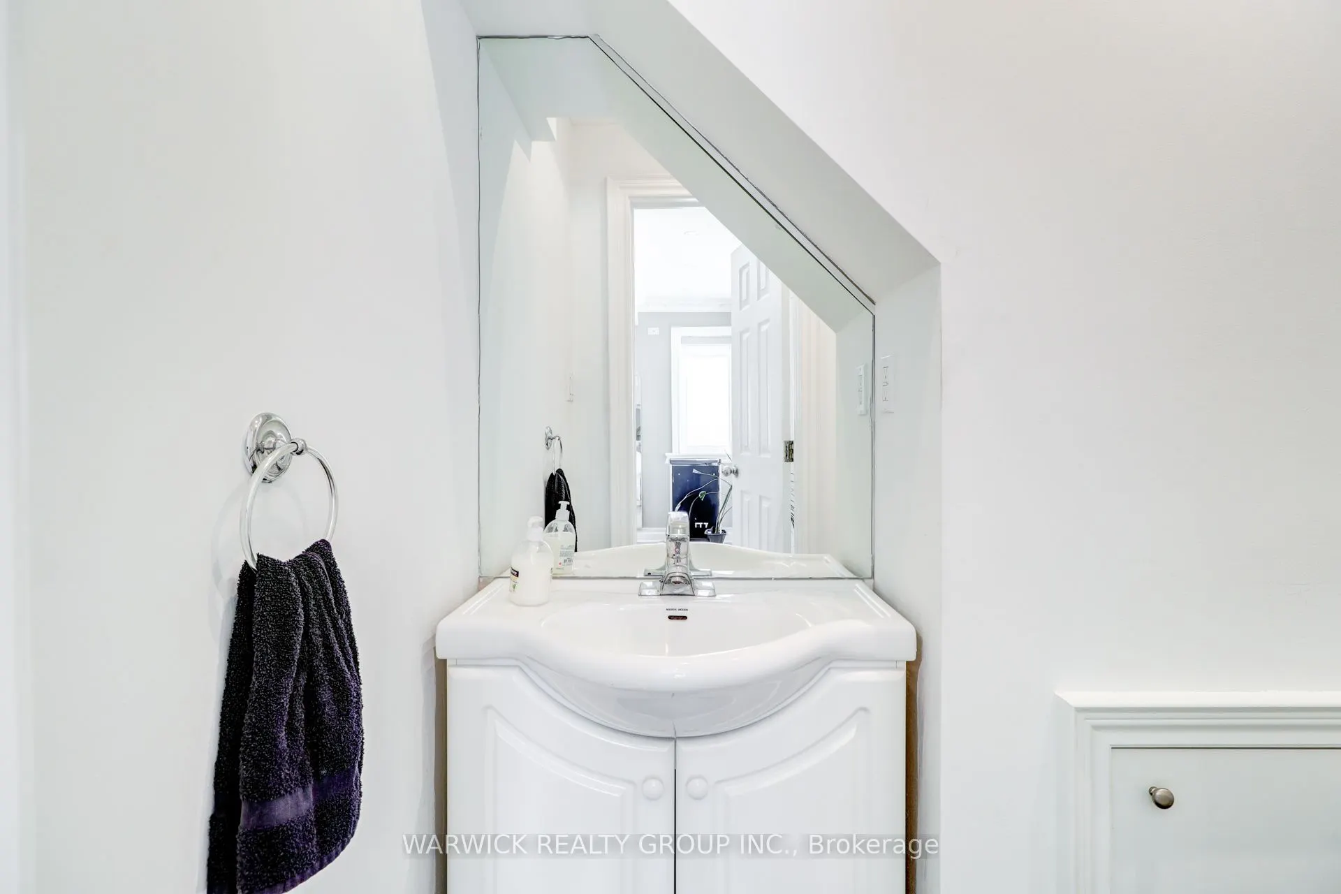 123 Sheppard Avenue E