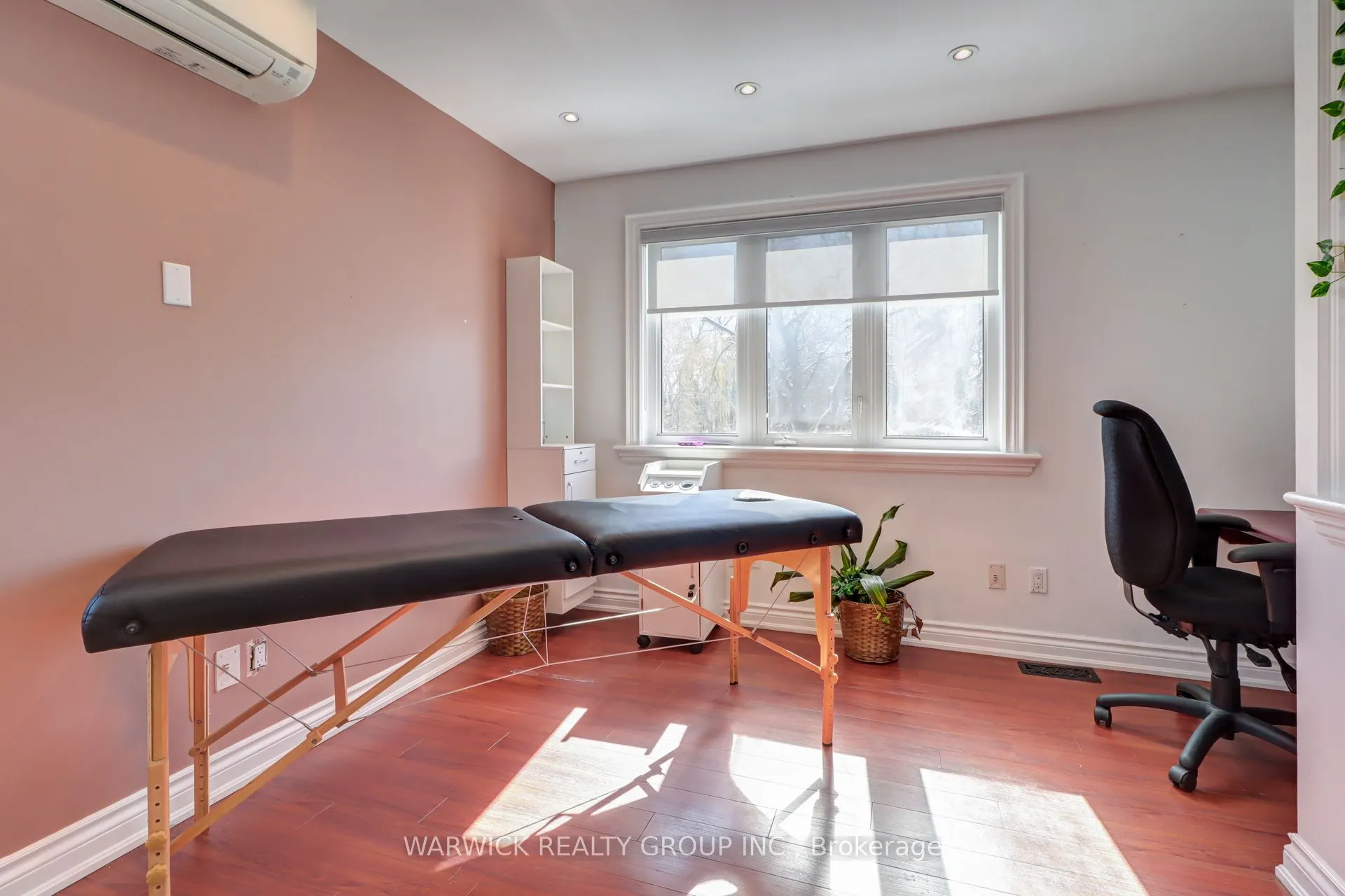 123 Sheppard Avenue E