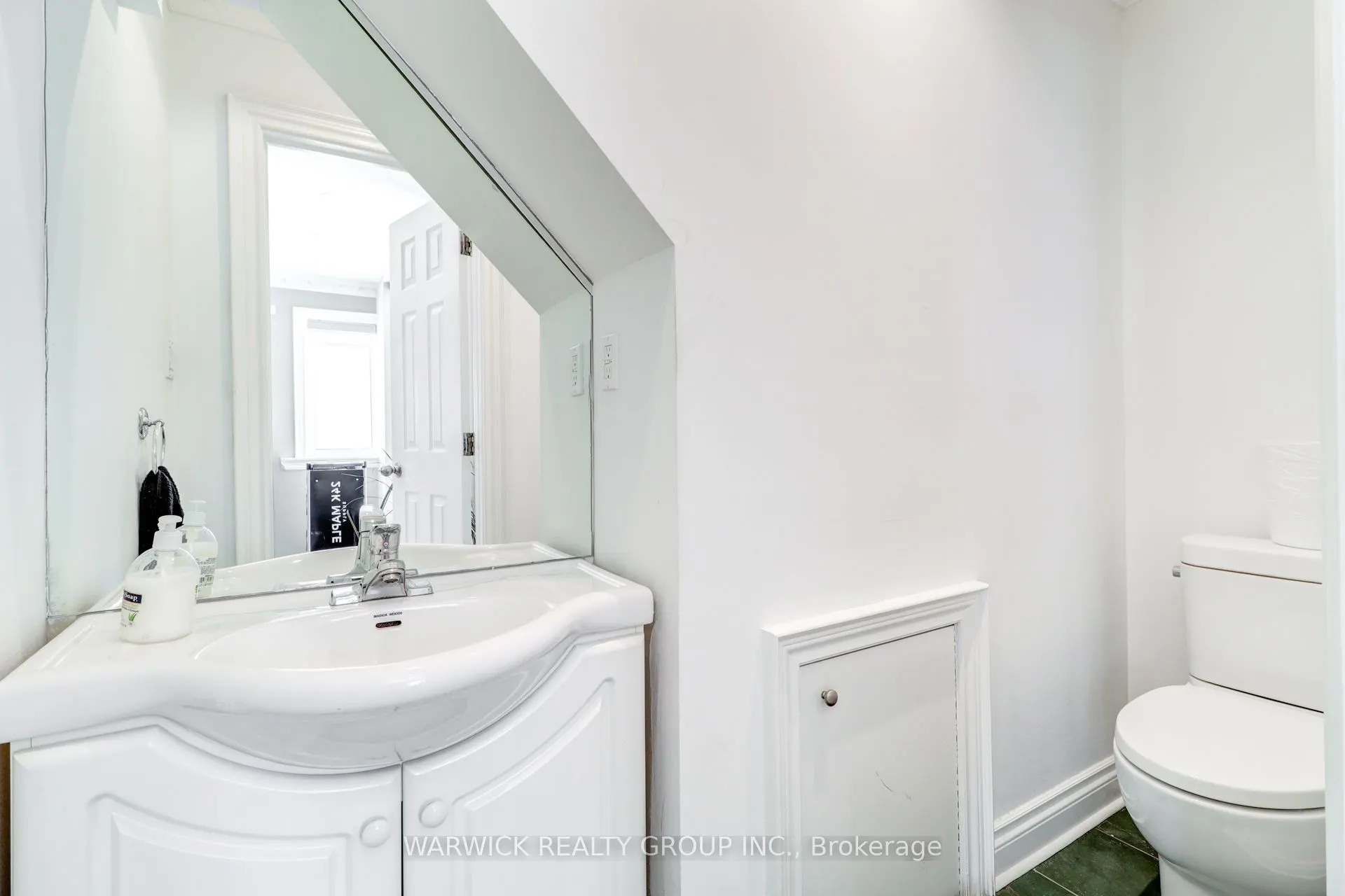 123 Sheppard Avenue E