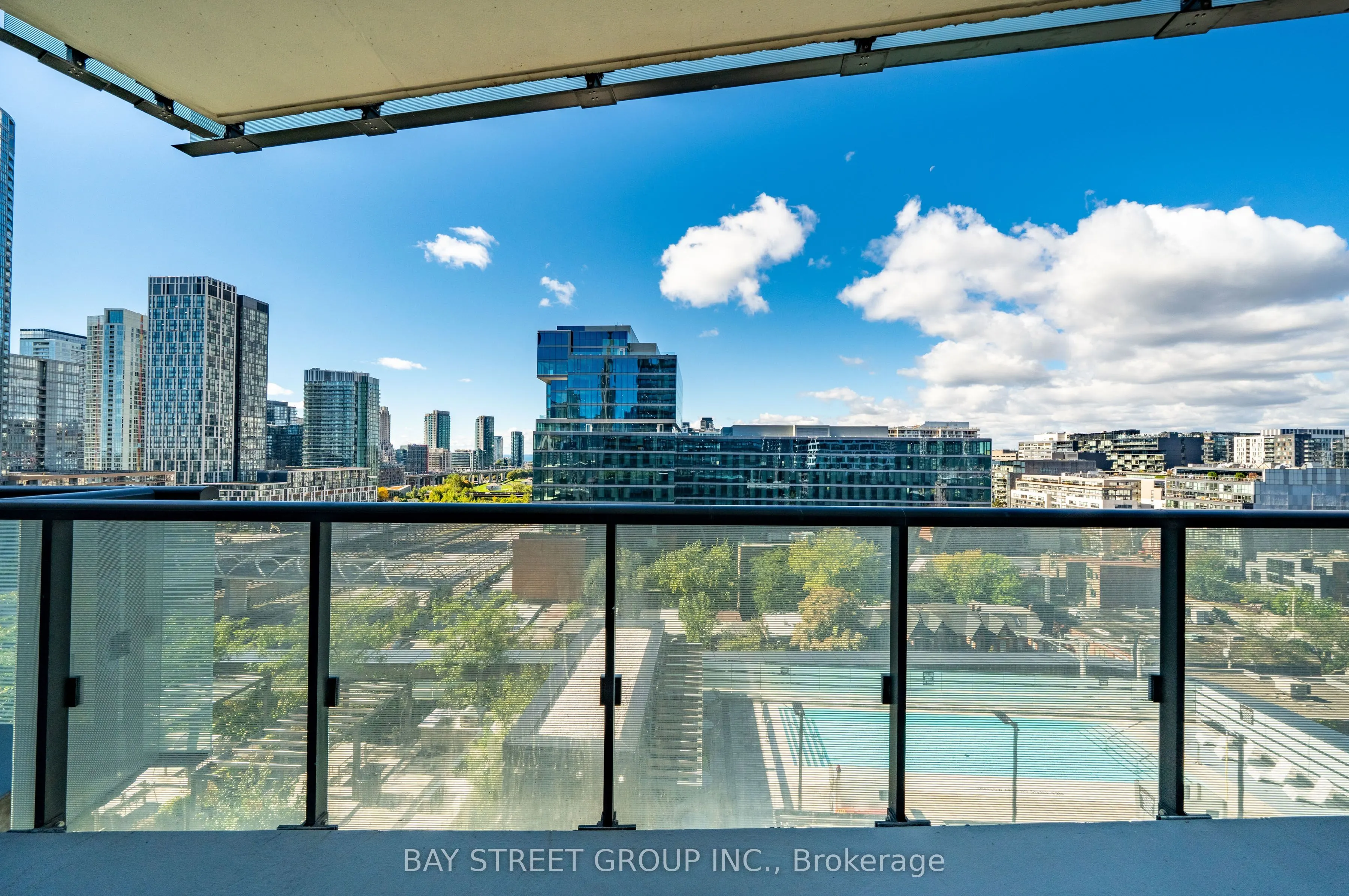 480 Front Street W #801