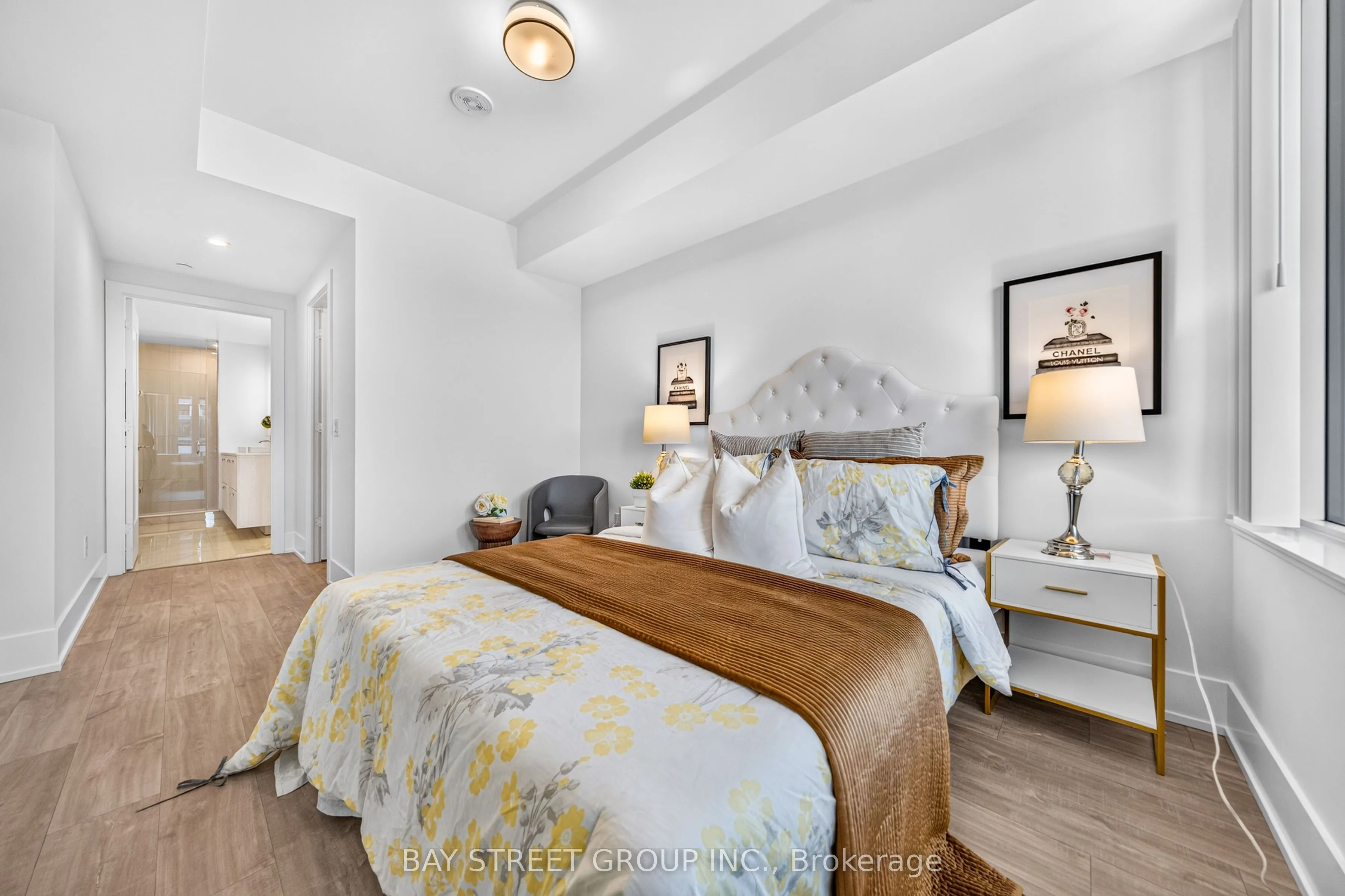 480 Front Street W #801