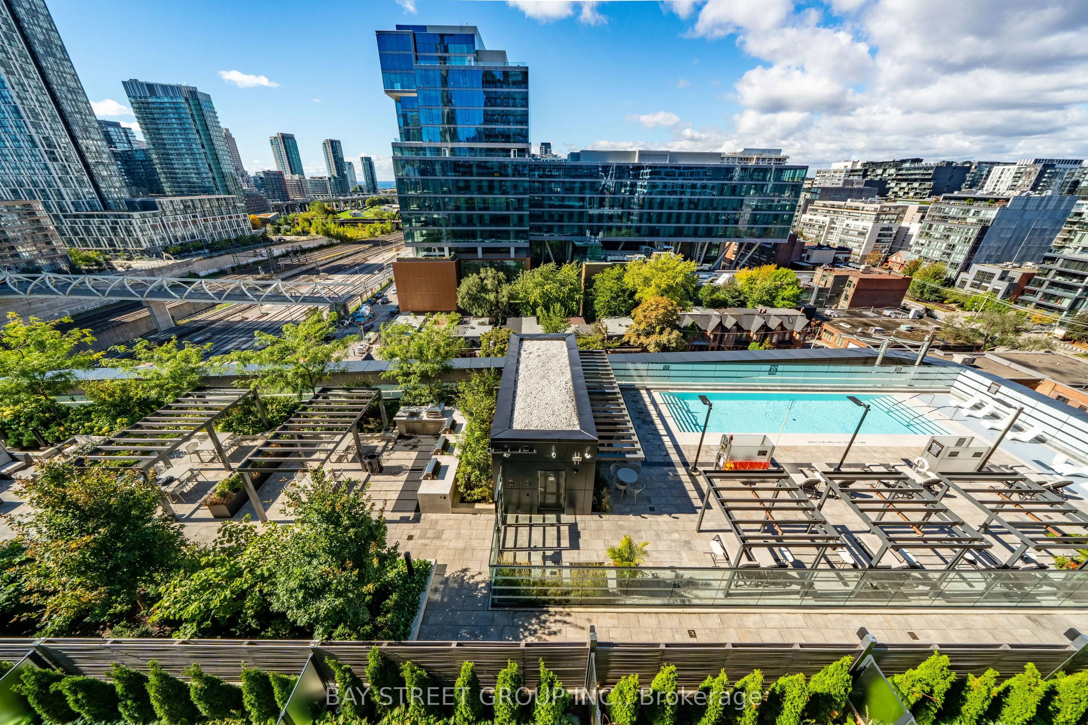 480 Front Street W #801