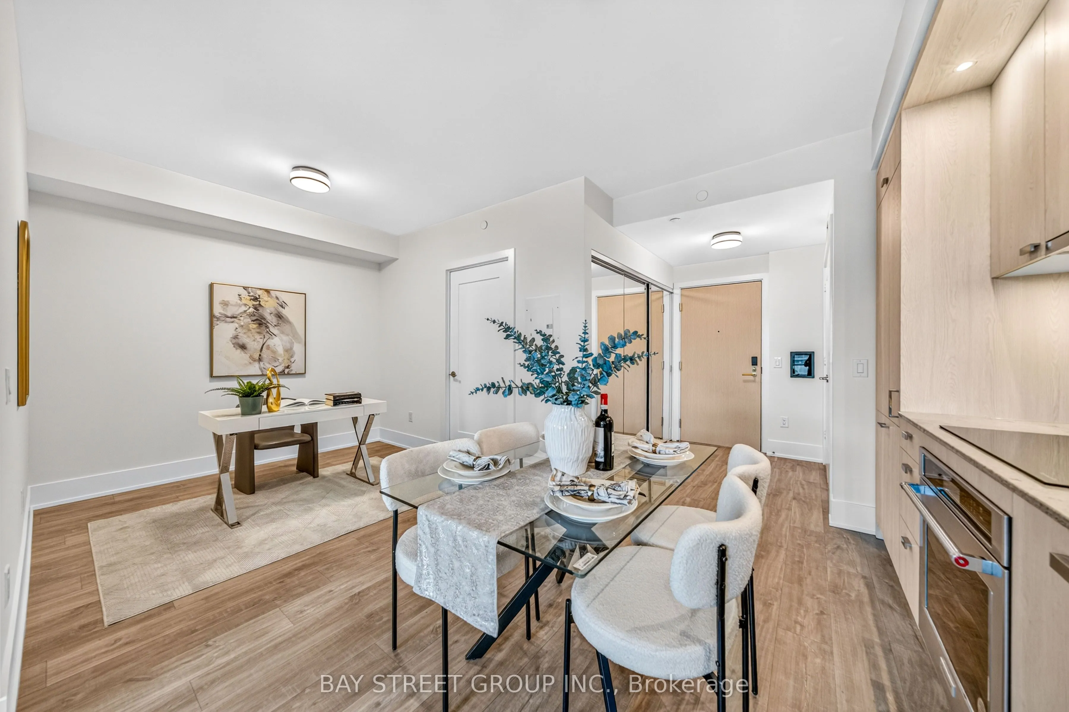 480 Front Street W #801