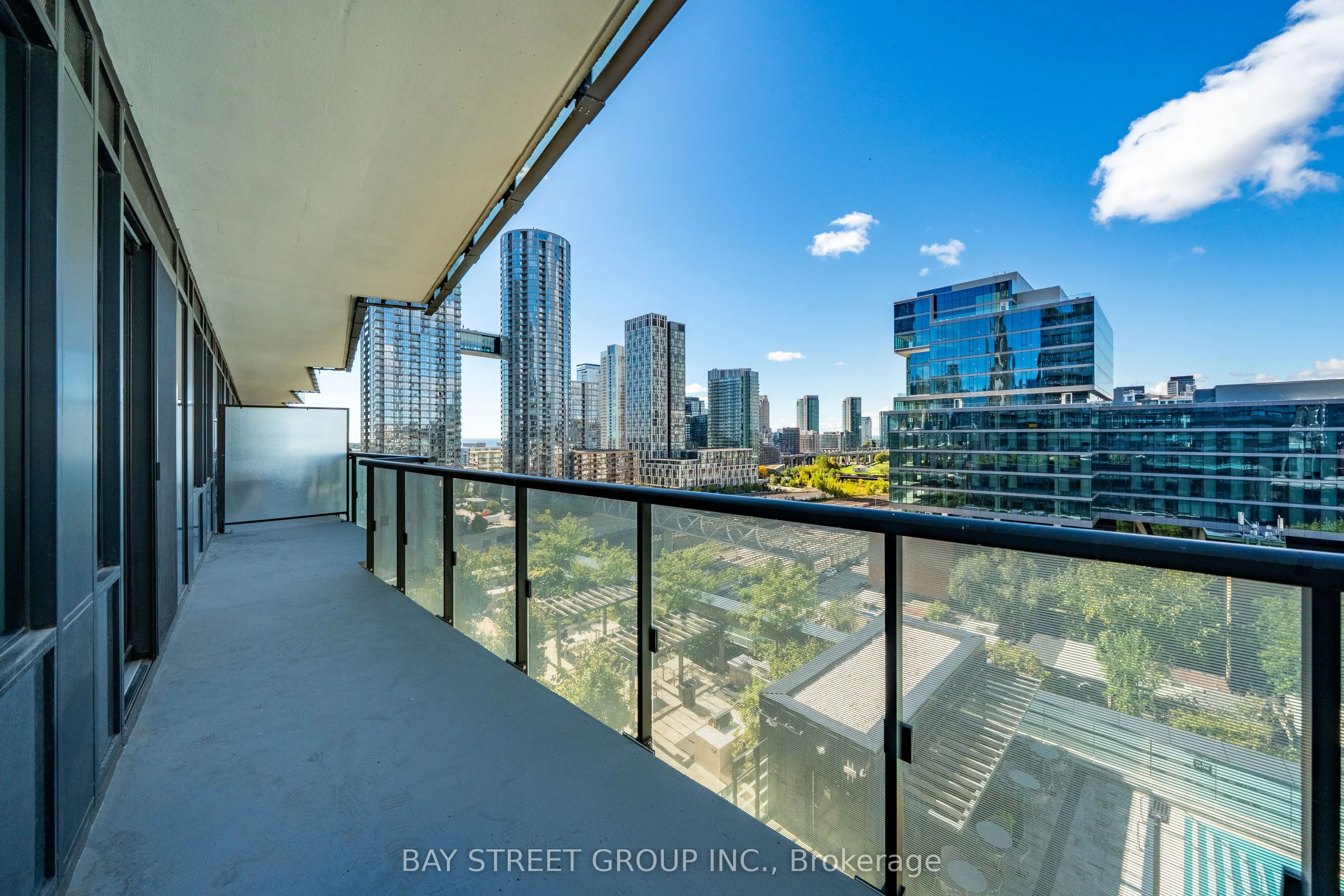 480 Front Street W #801