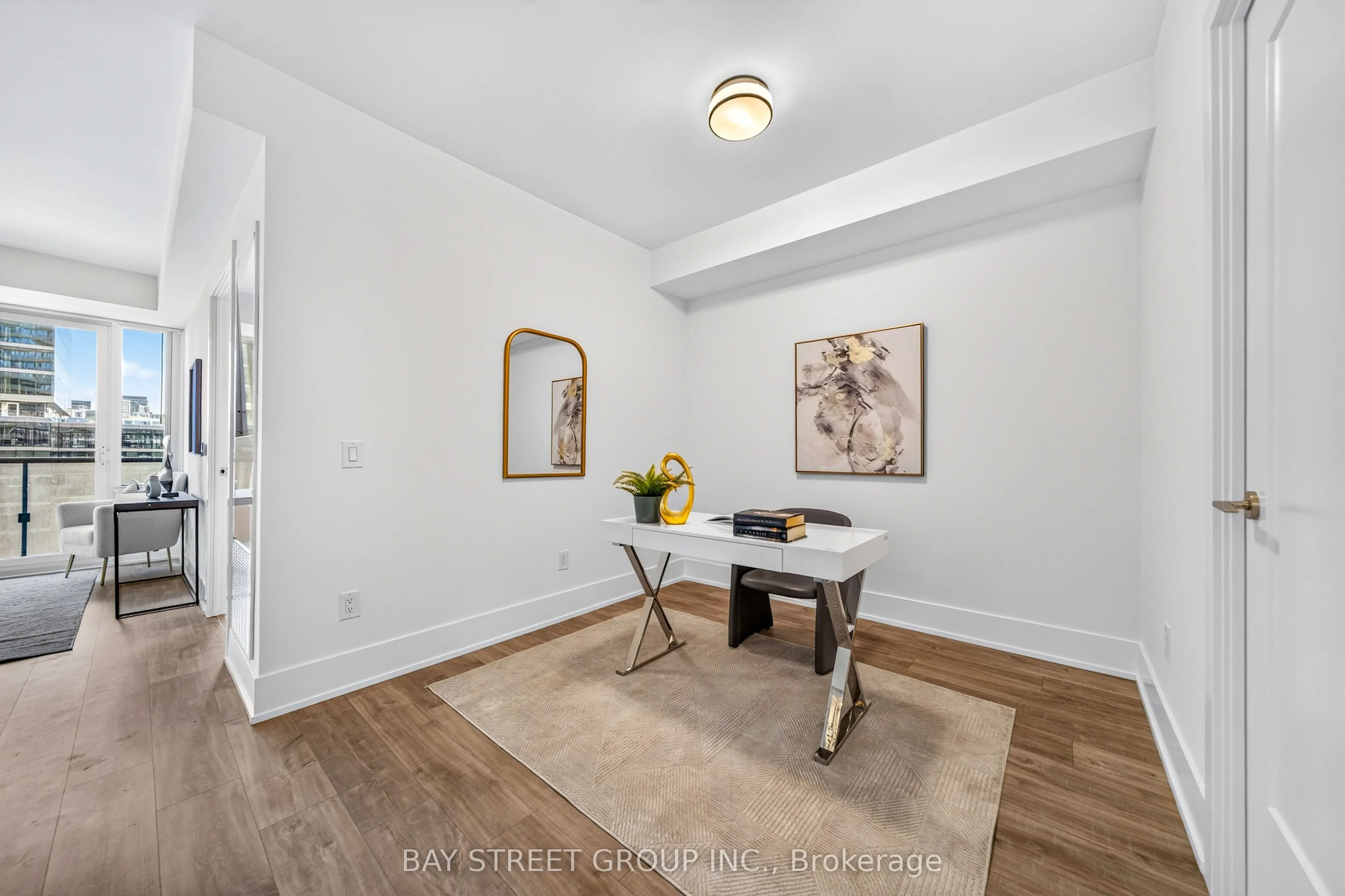 480 Front Street W #801