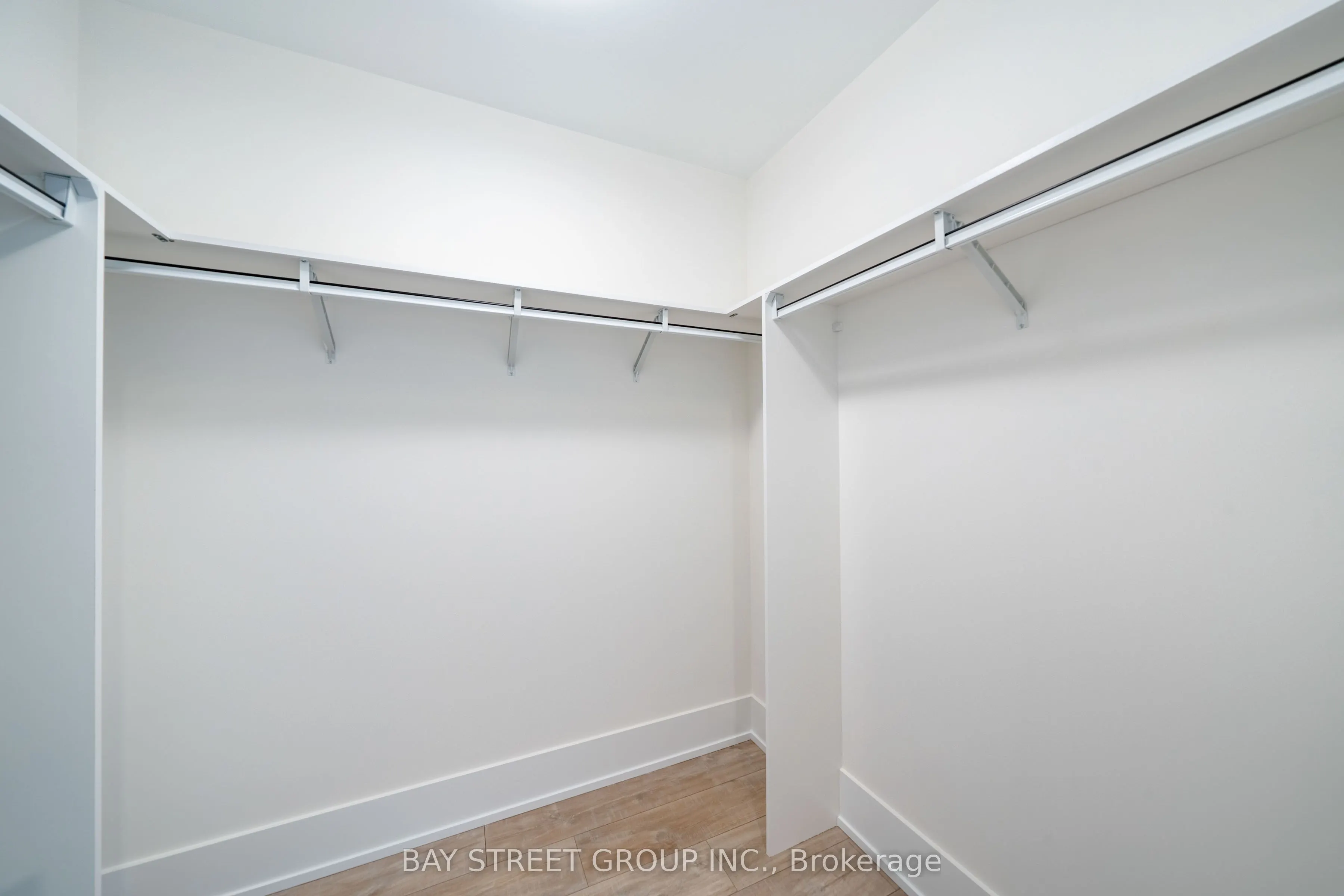 480 Front Street W #801