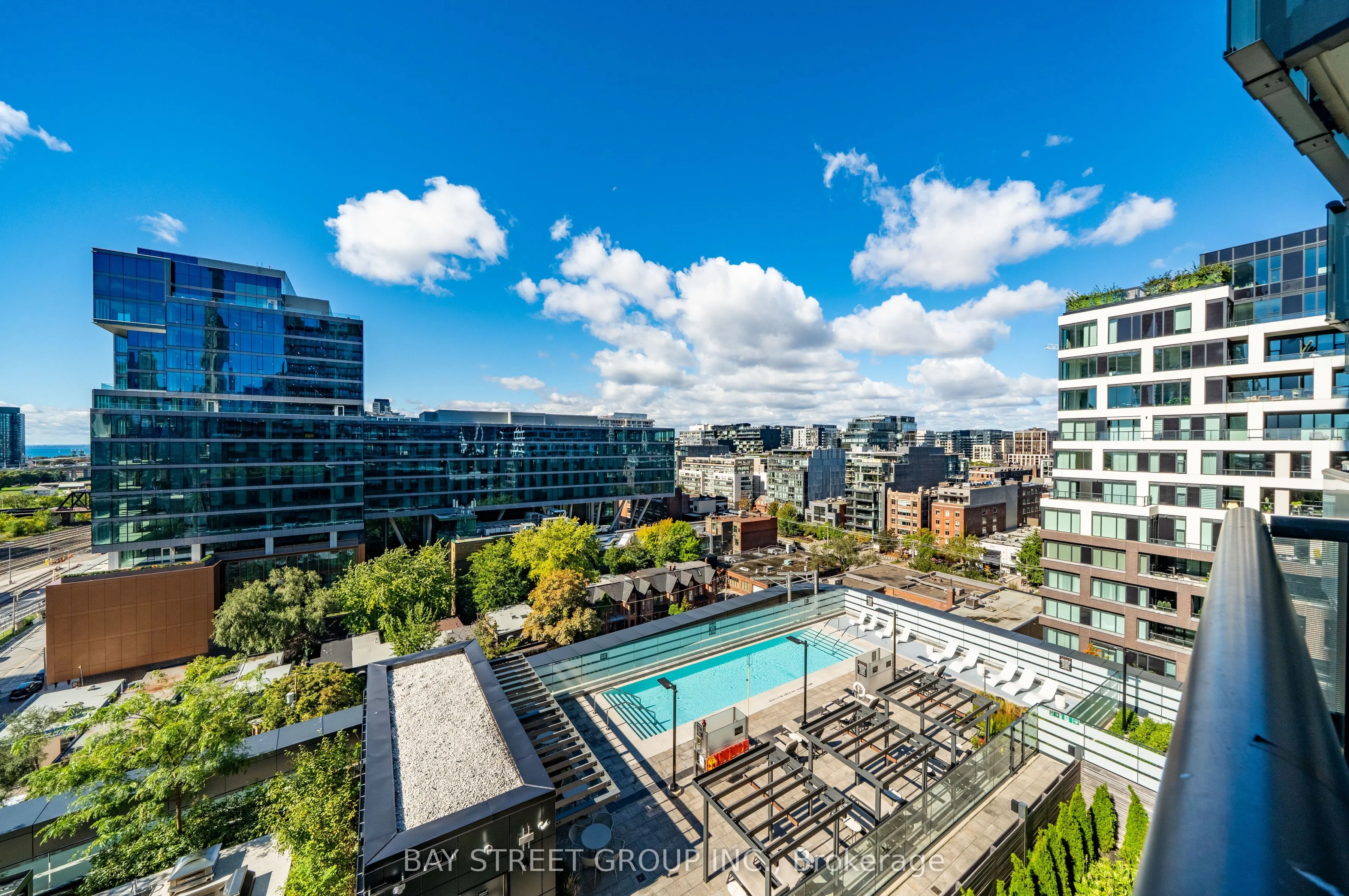 480 Front Street W #801