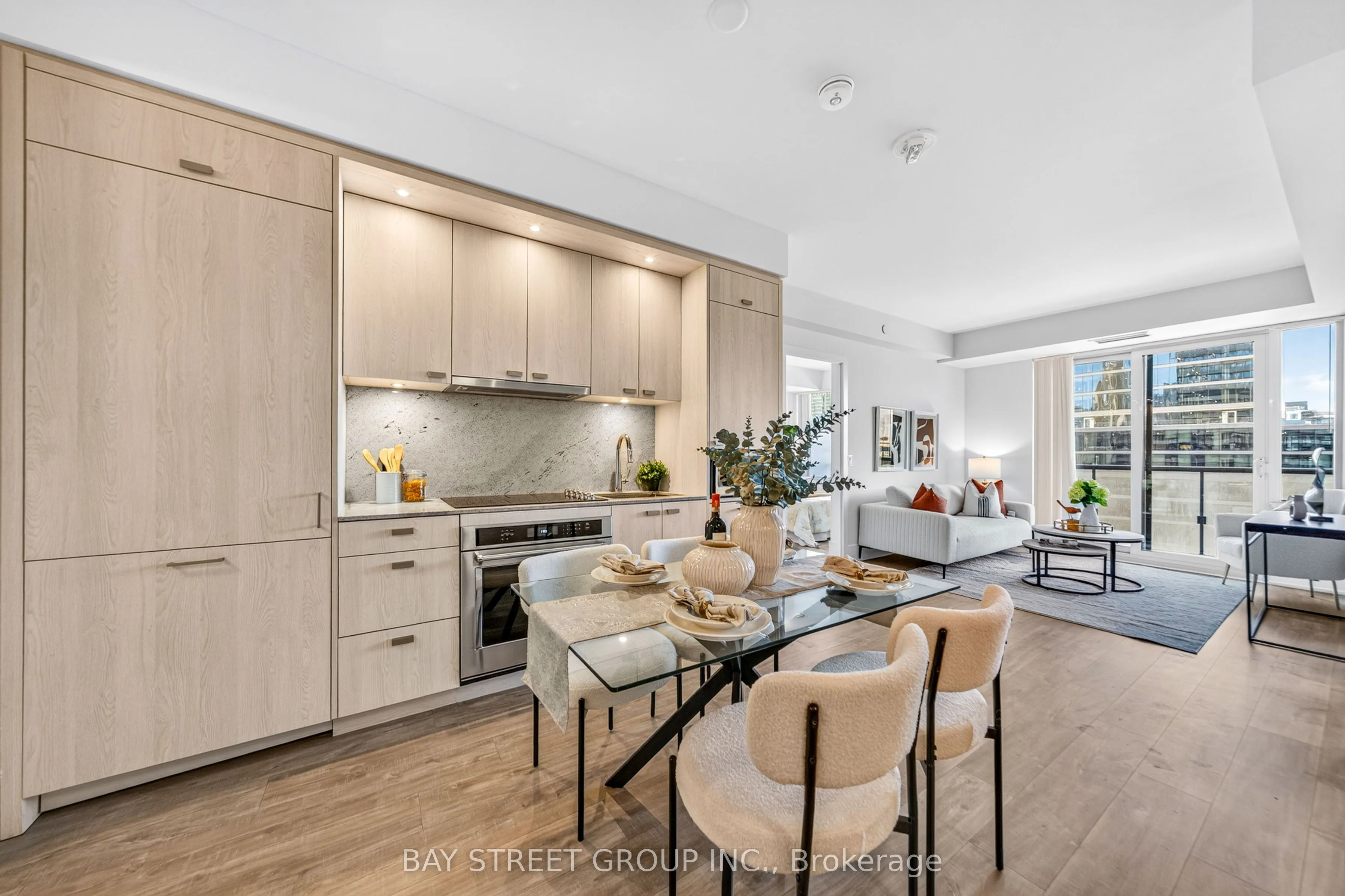 480 Front Street W #801
