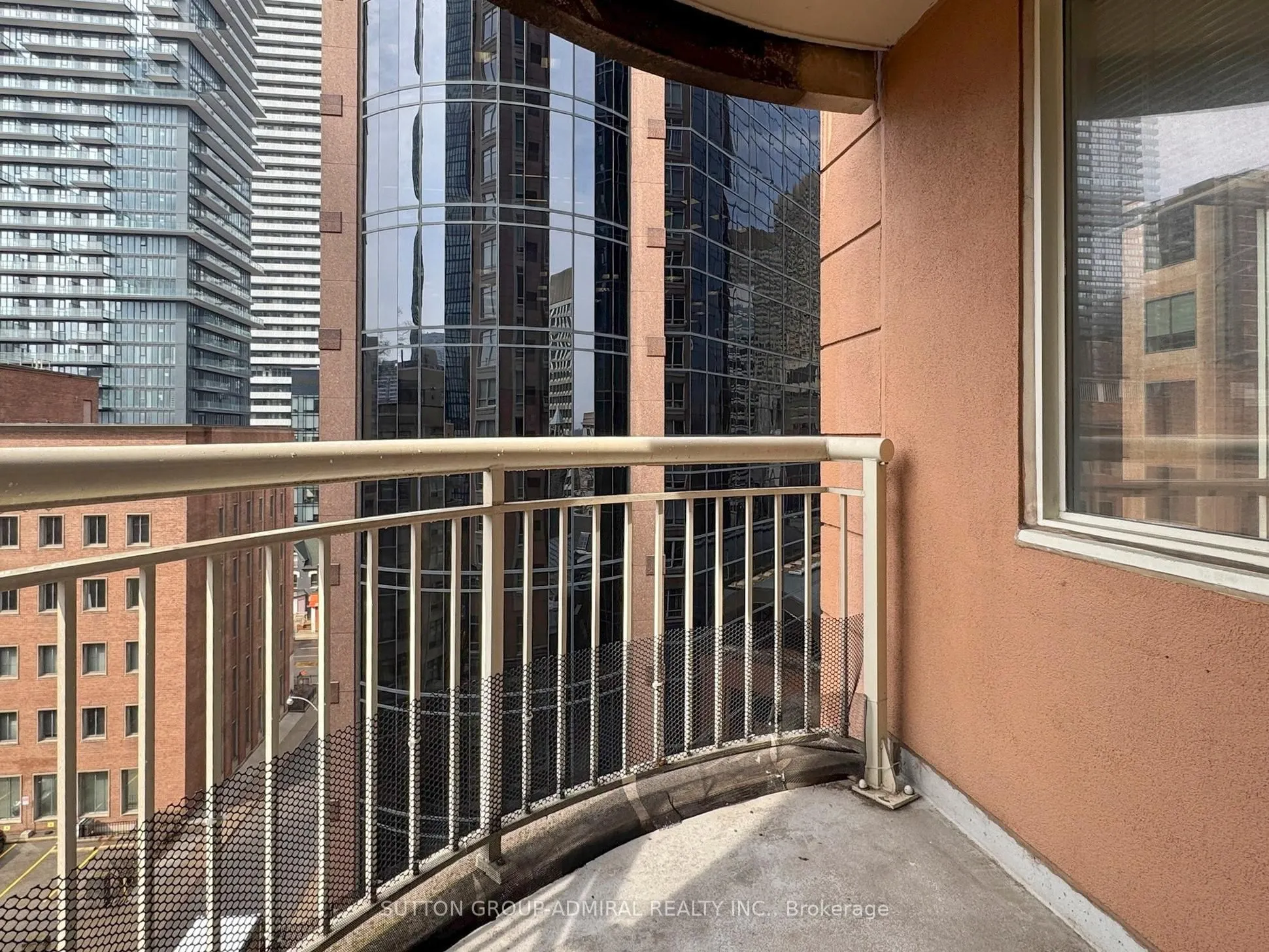 100 Hayden Street #812