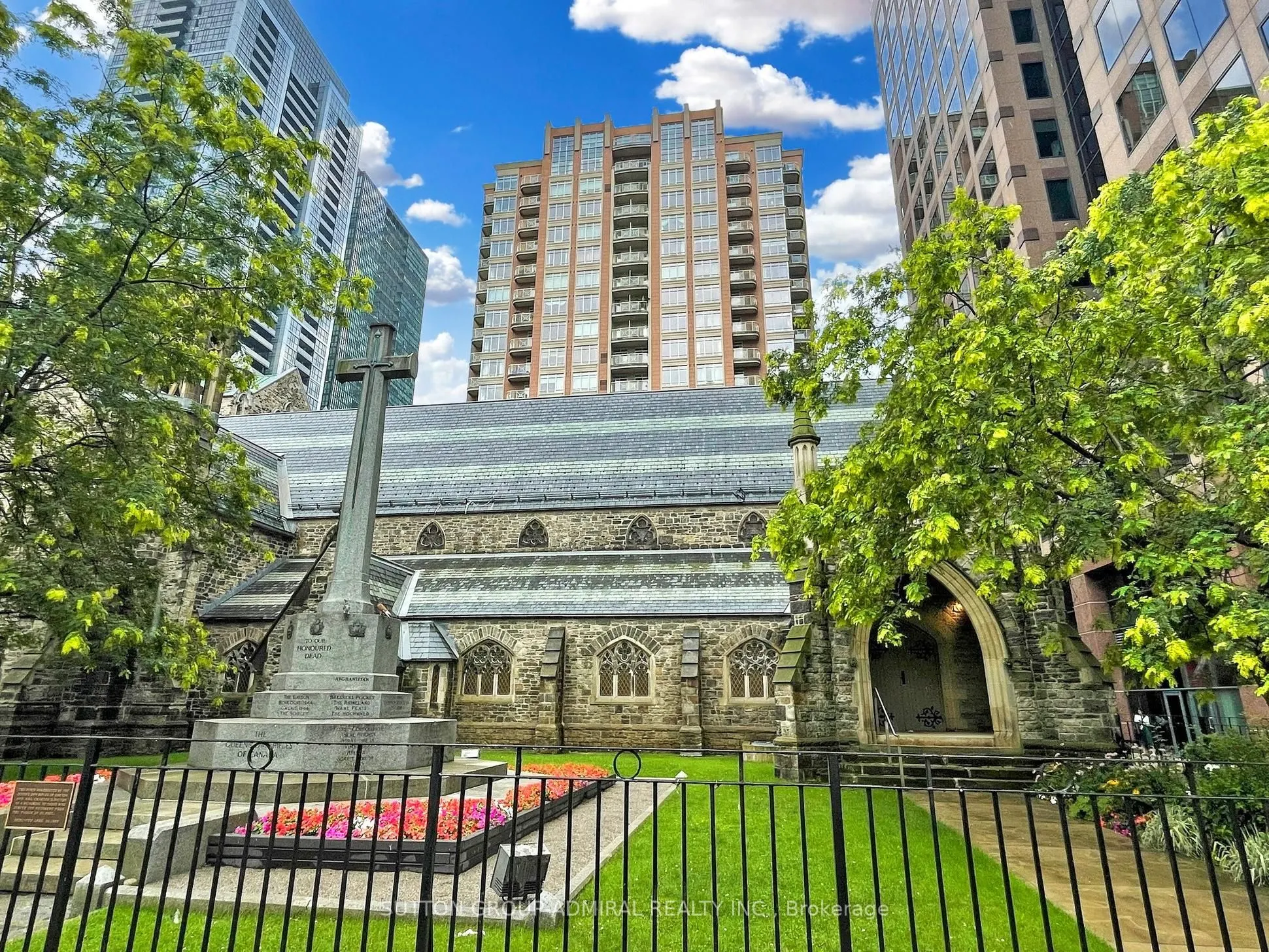 100 Hayden Street #812