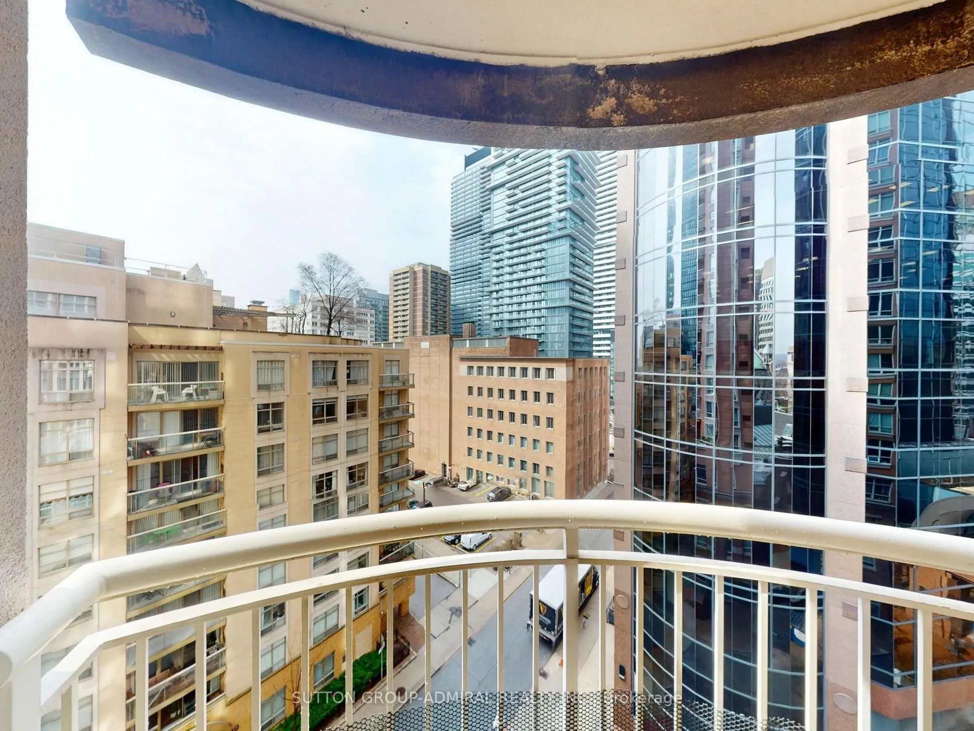 100 Hayden Street #812