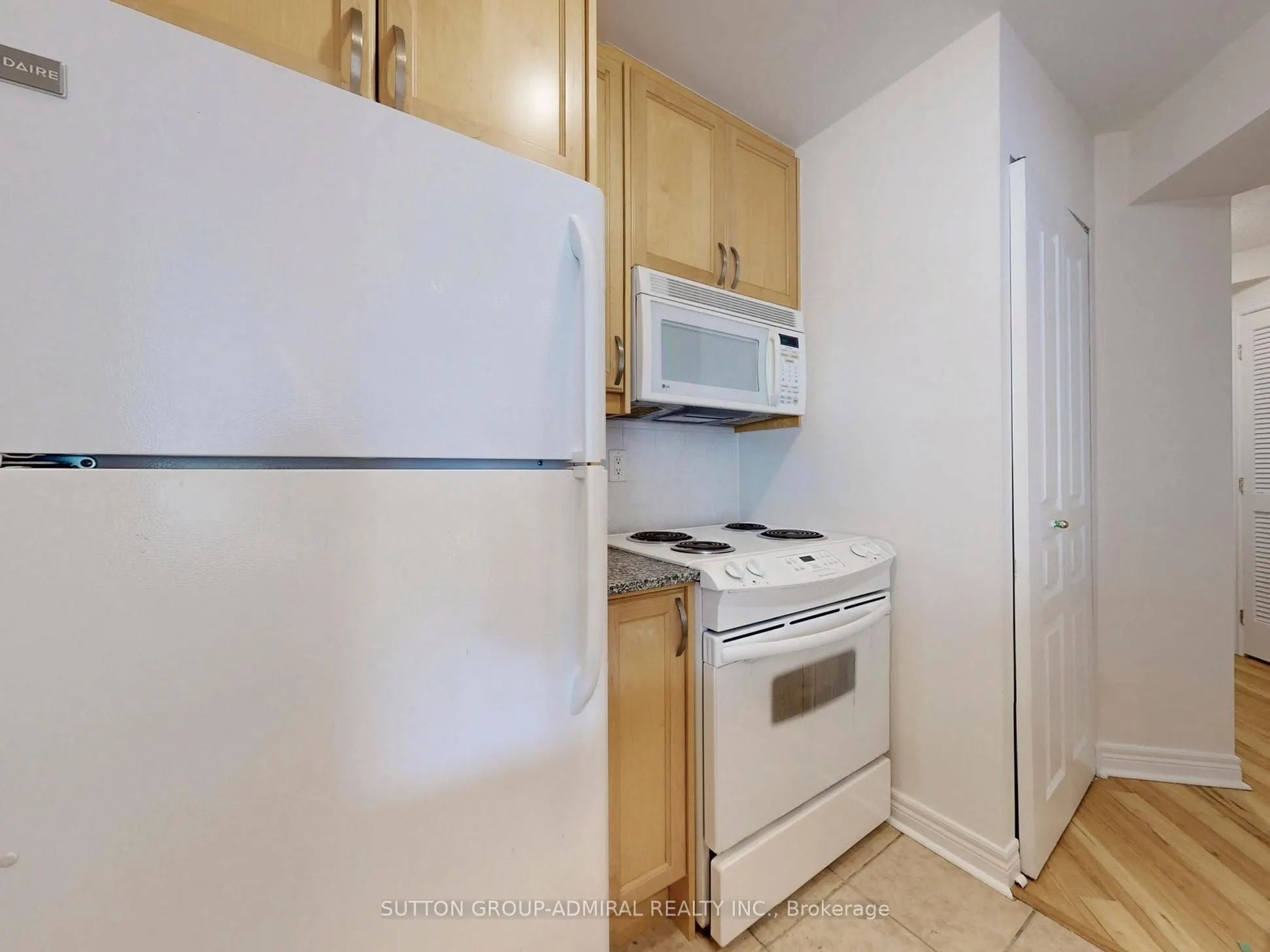 100 Hayden Street #812