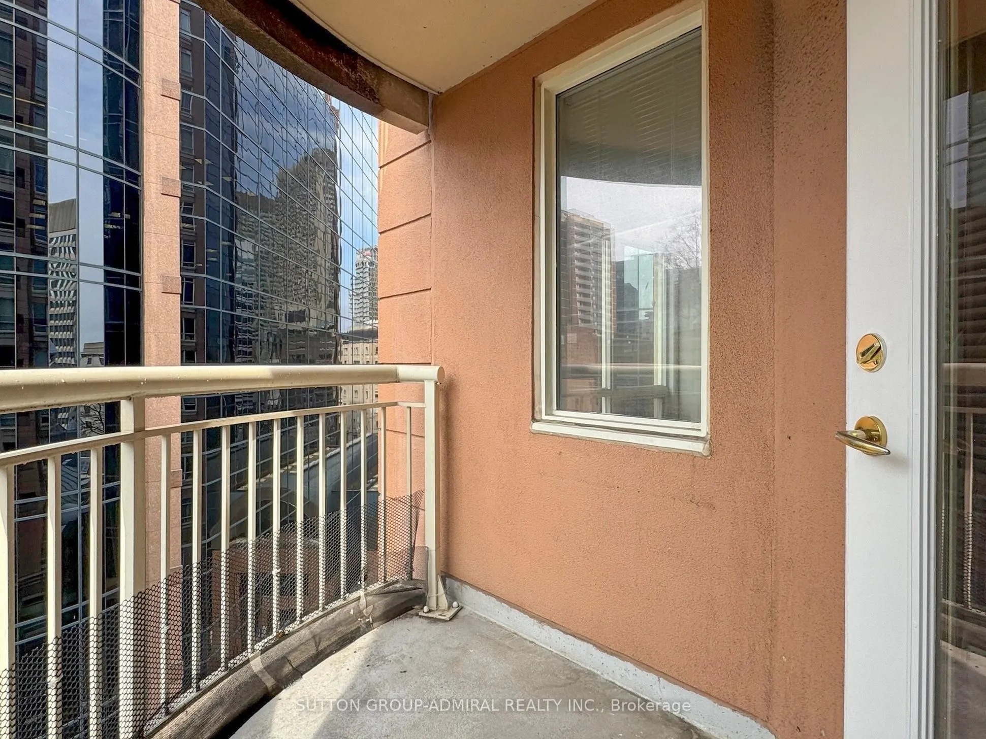 100 Hayden Street #812