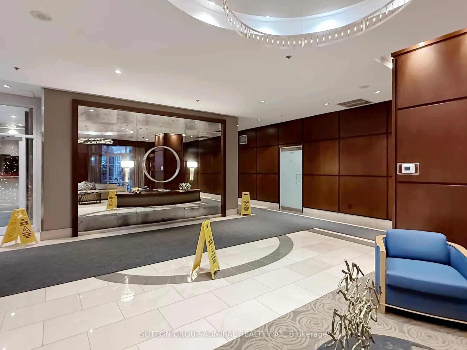 100 Hayden Street #812