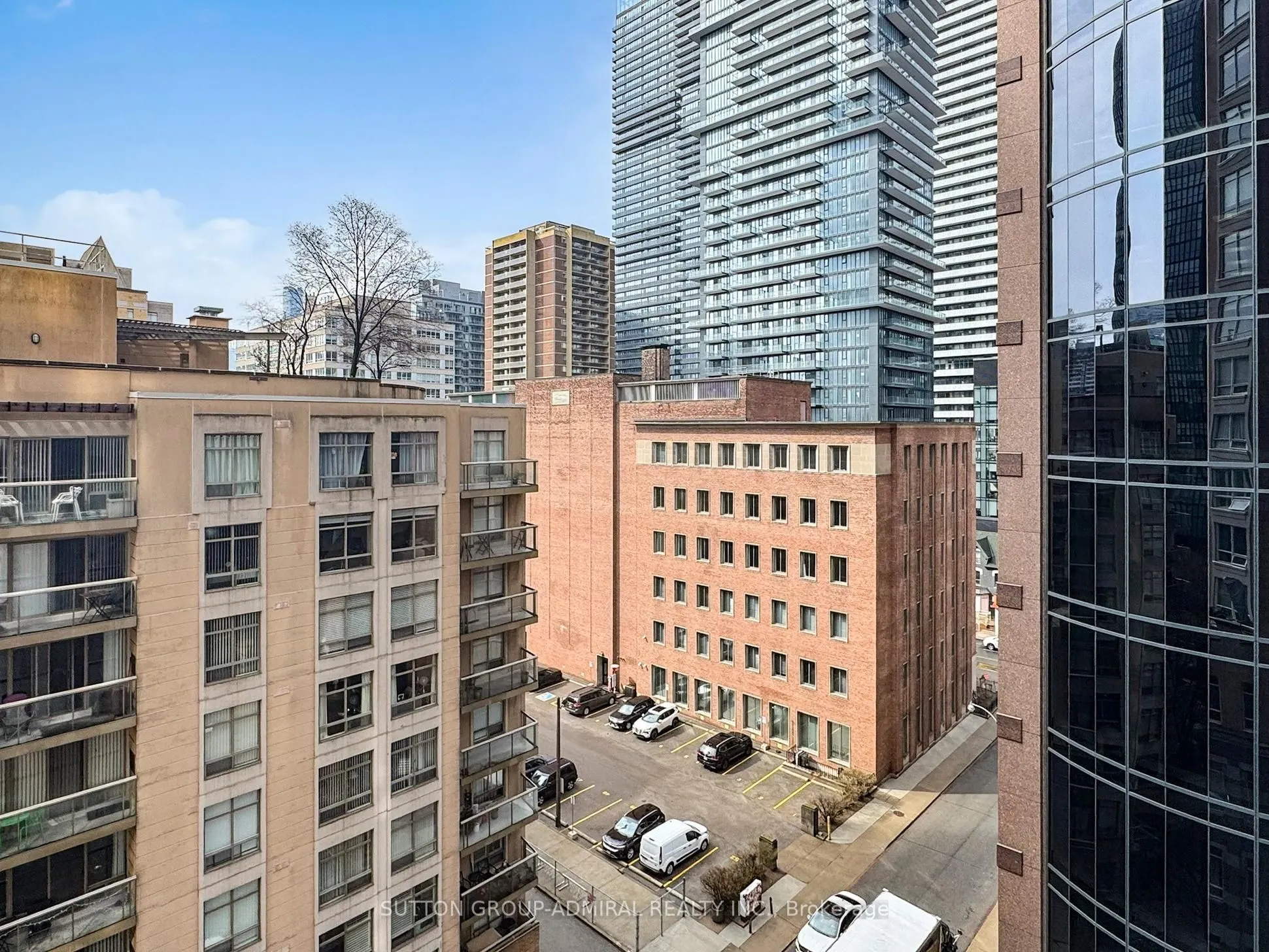 100 Hayden Street #812