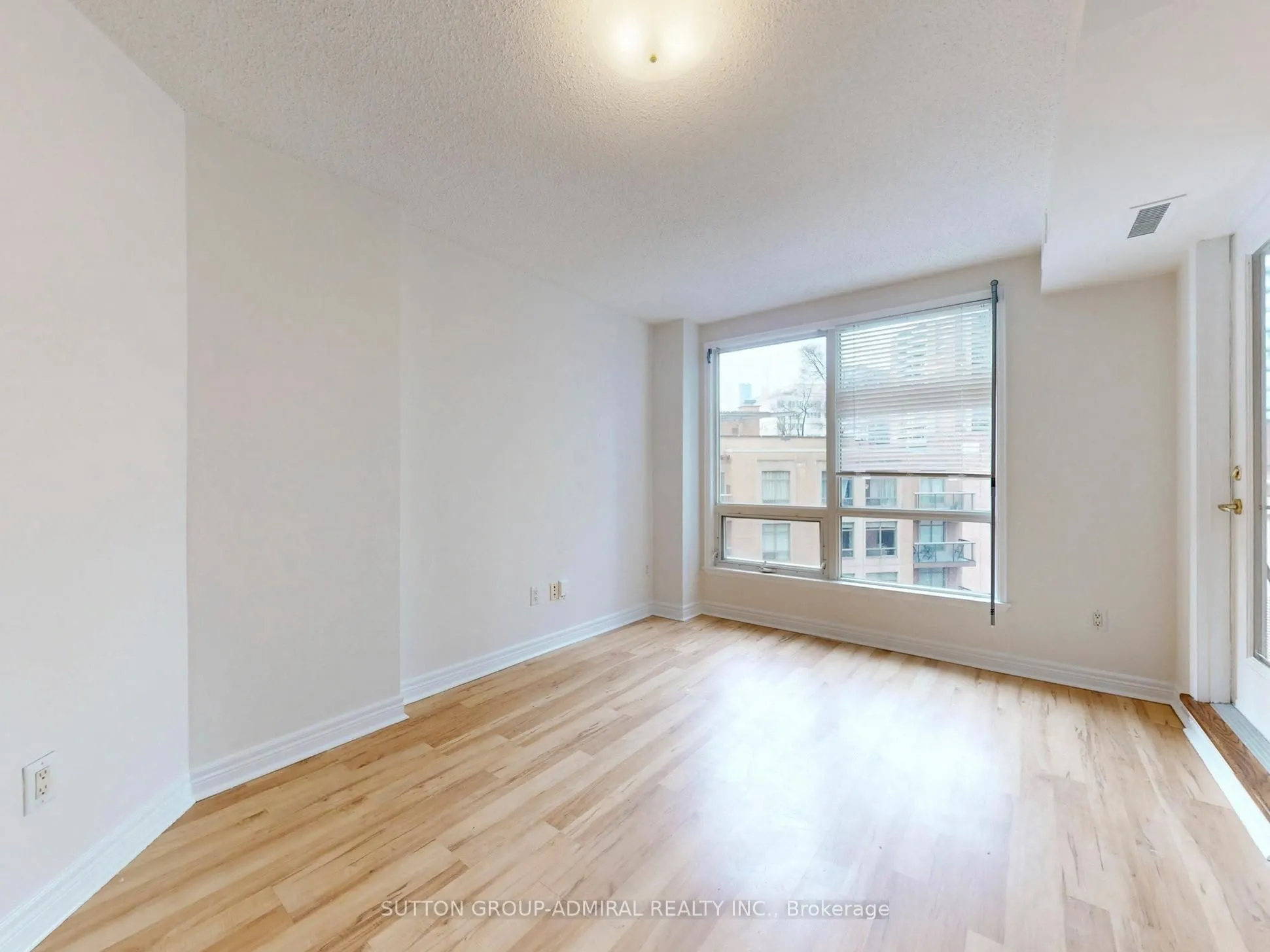100 Hayden Street #812