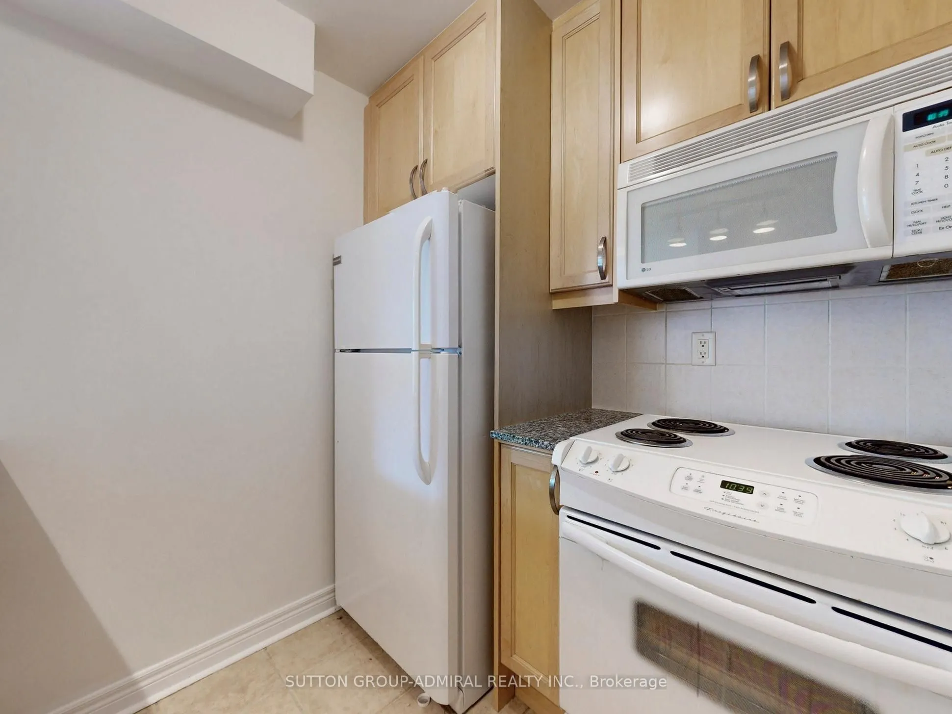 100 Hayden Street #812