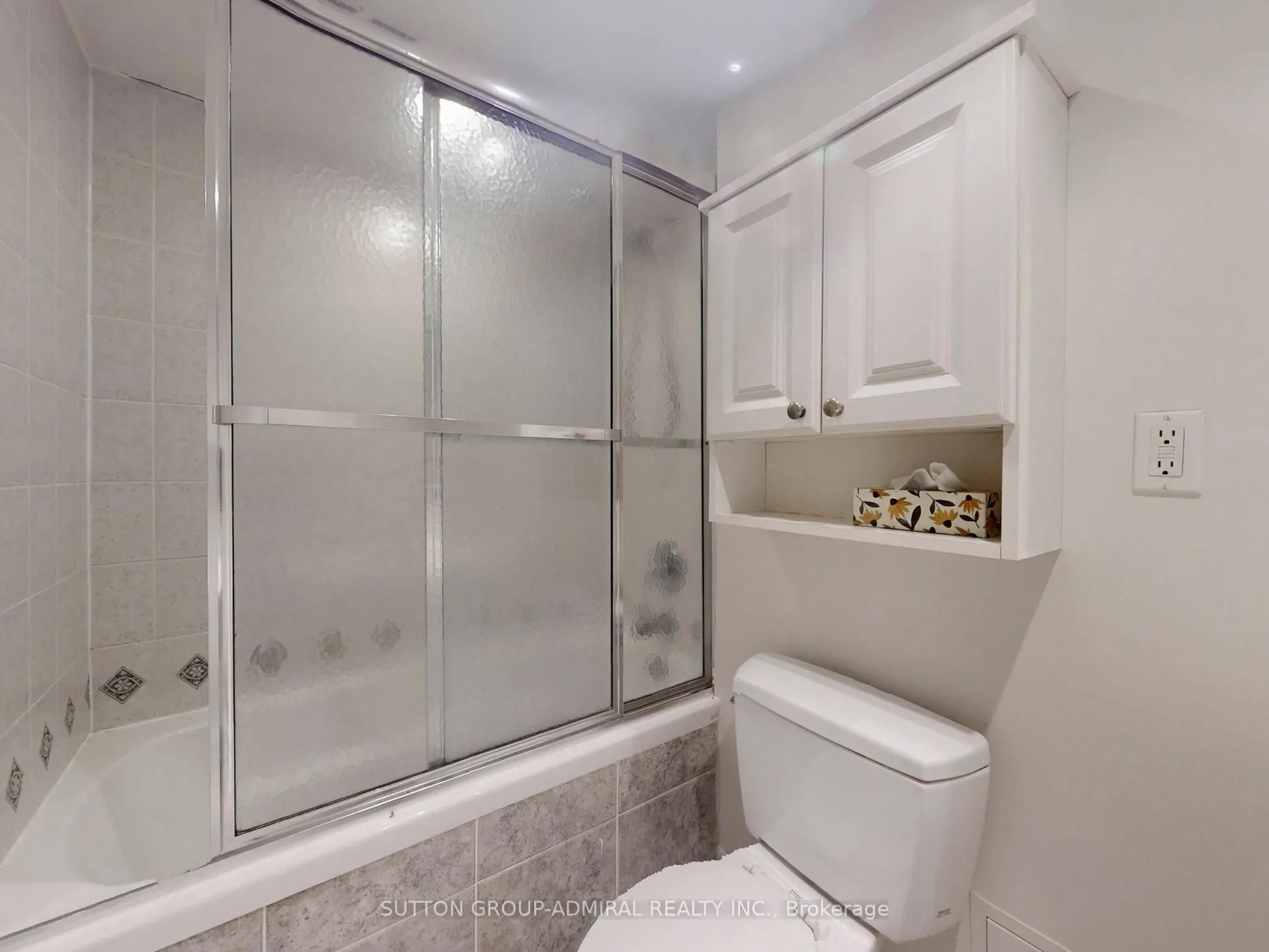 100 Hayden Street #812
