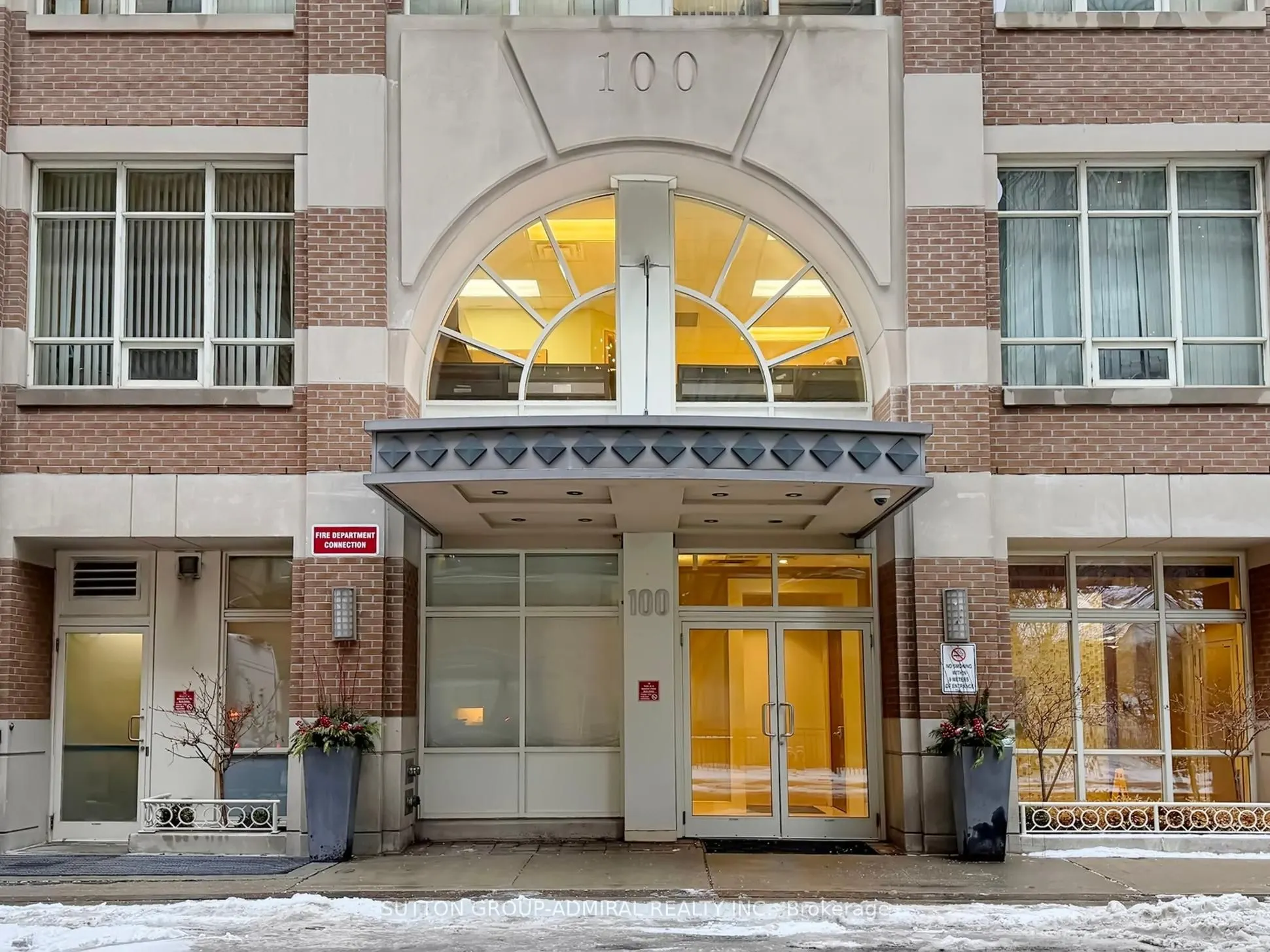 100 Hayden Street #812