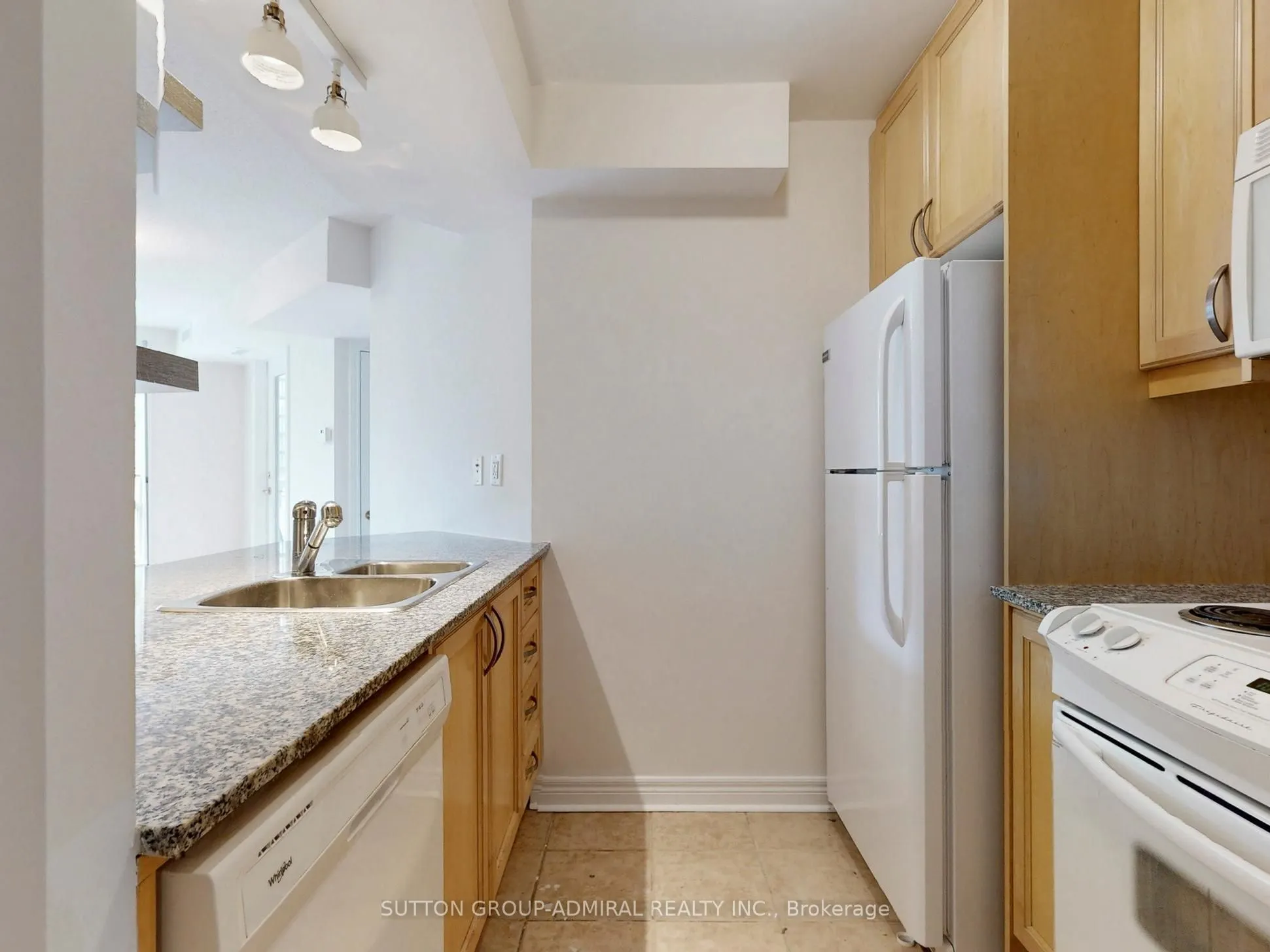 100 Hayden Street #812