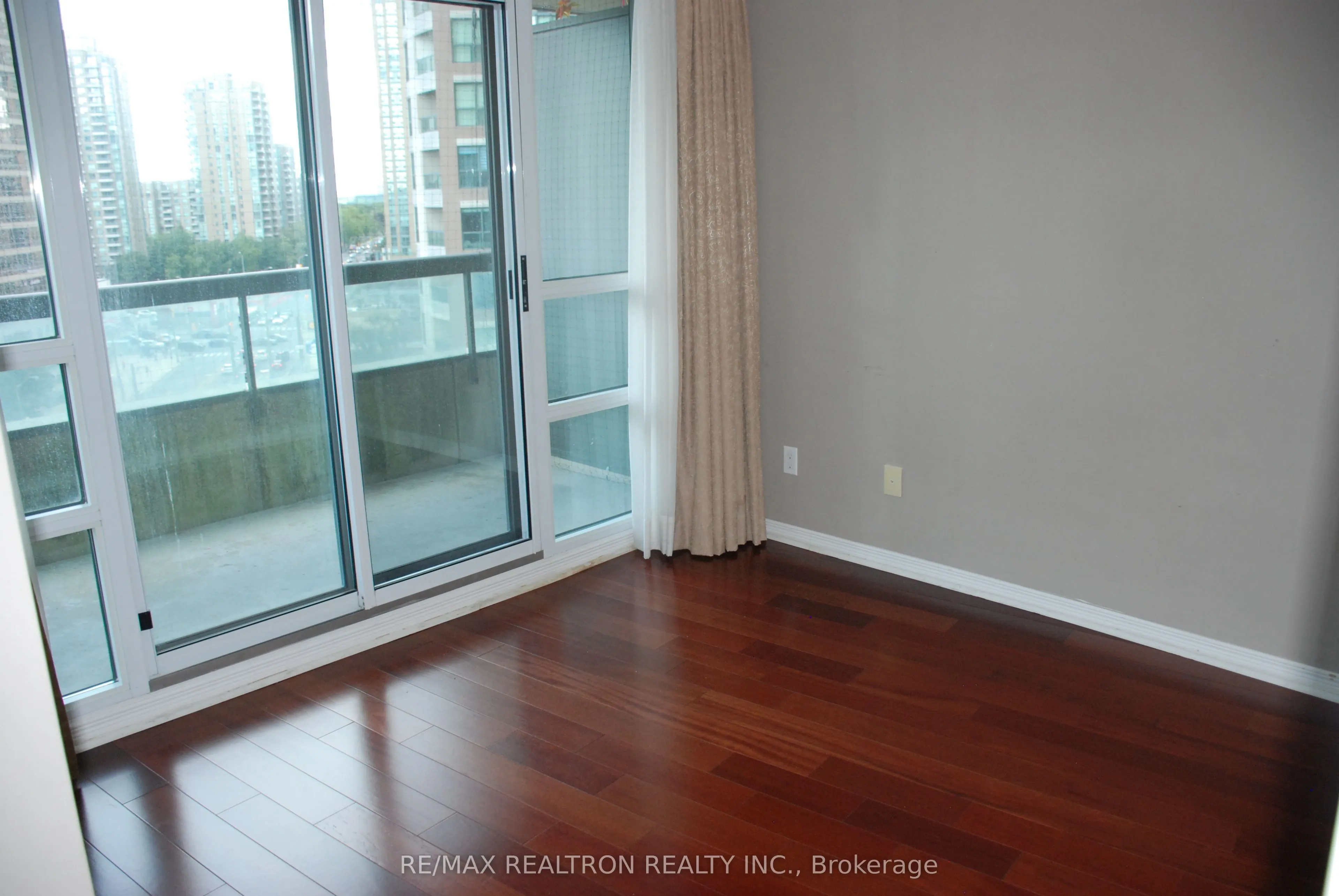 509 Beecroft Road #1211