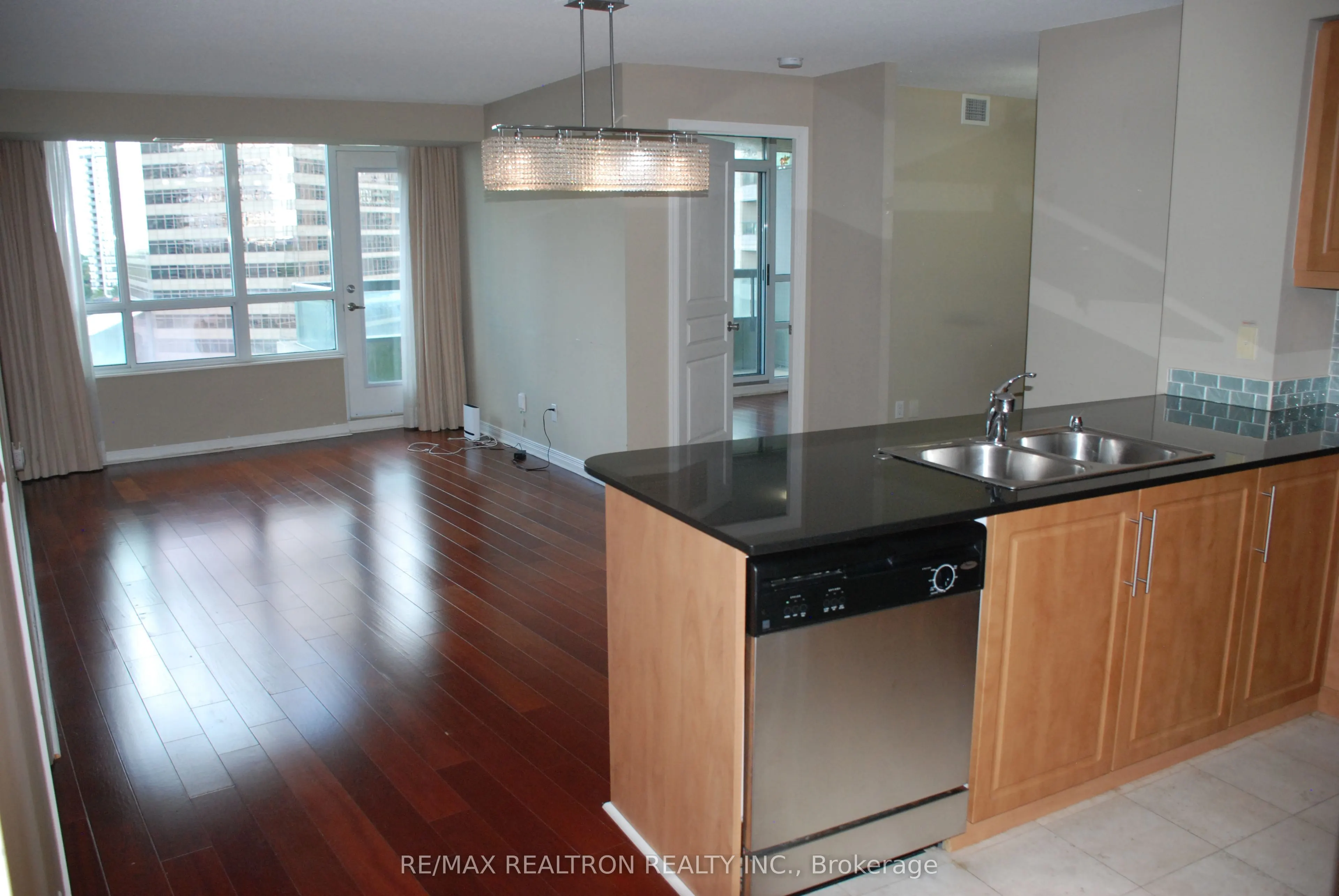 509 Beecroft Road #1211