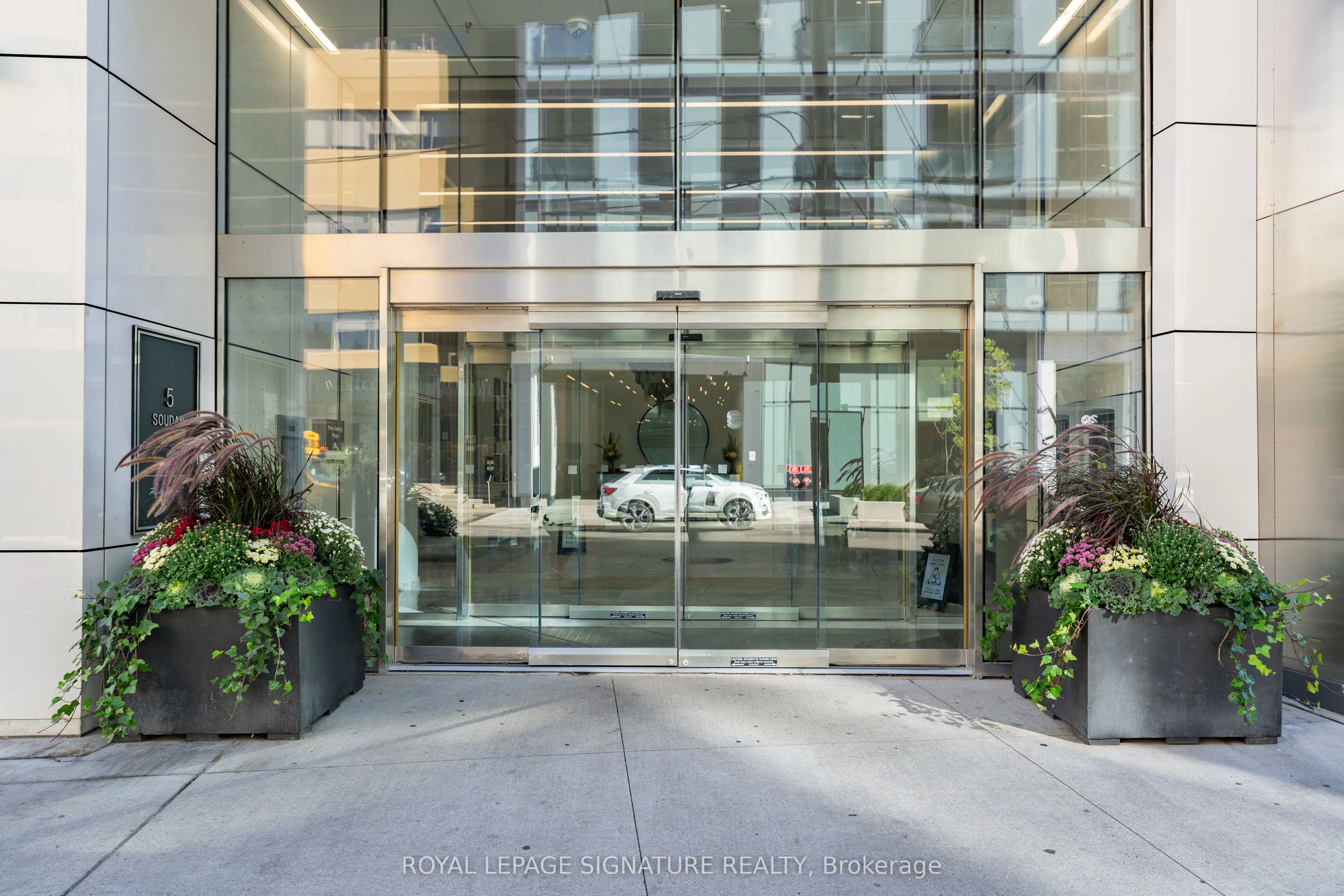 5 Soudan Avenue #1010