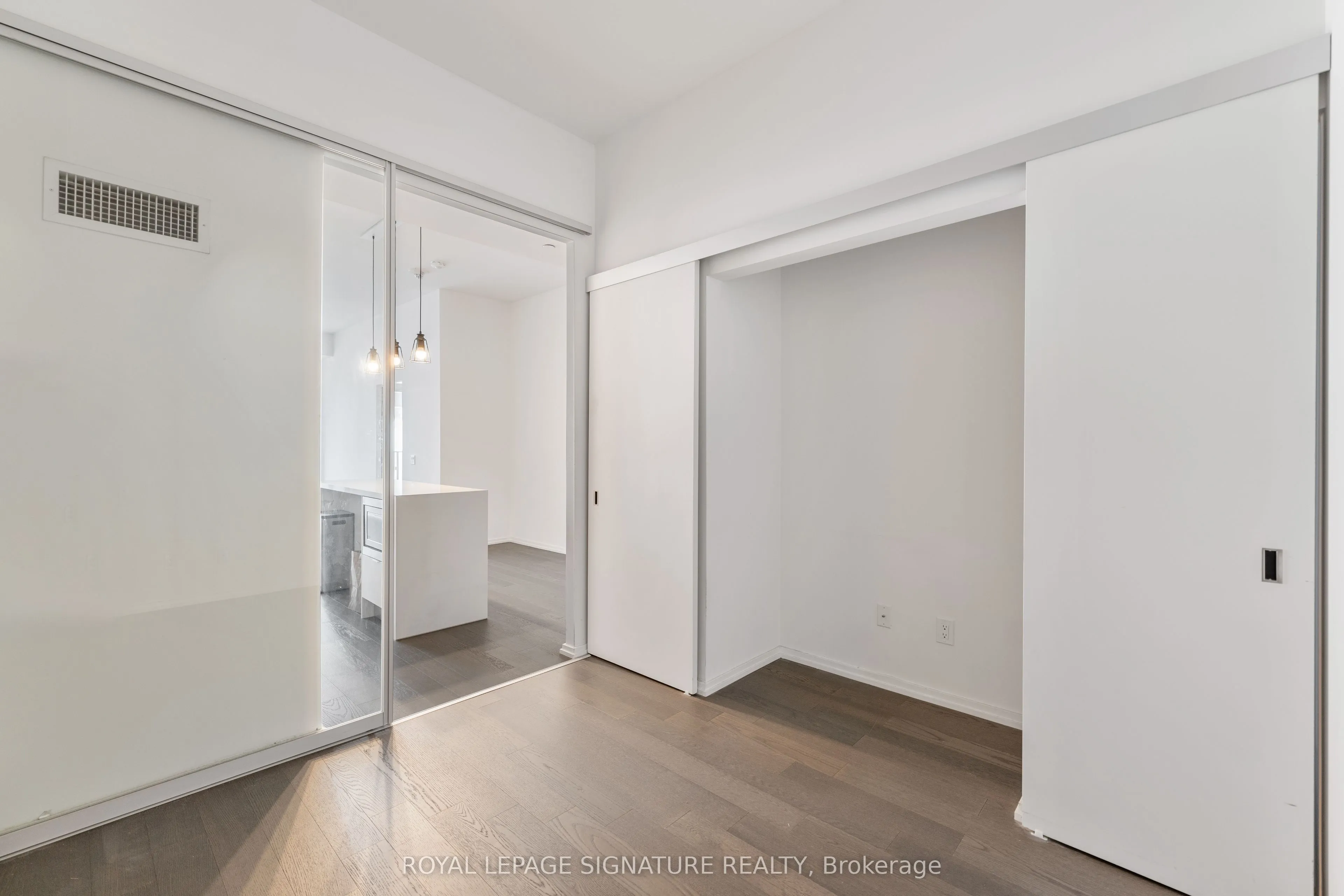 5 Soudan Avenue #1010