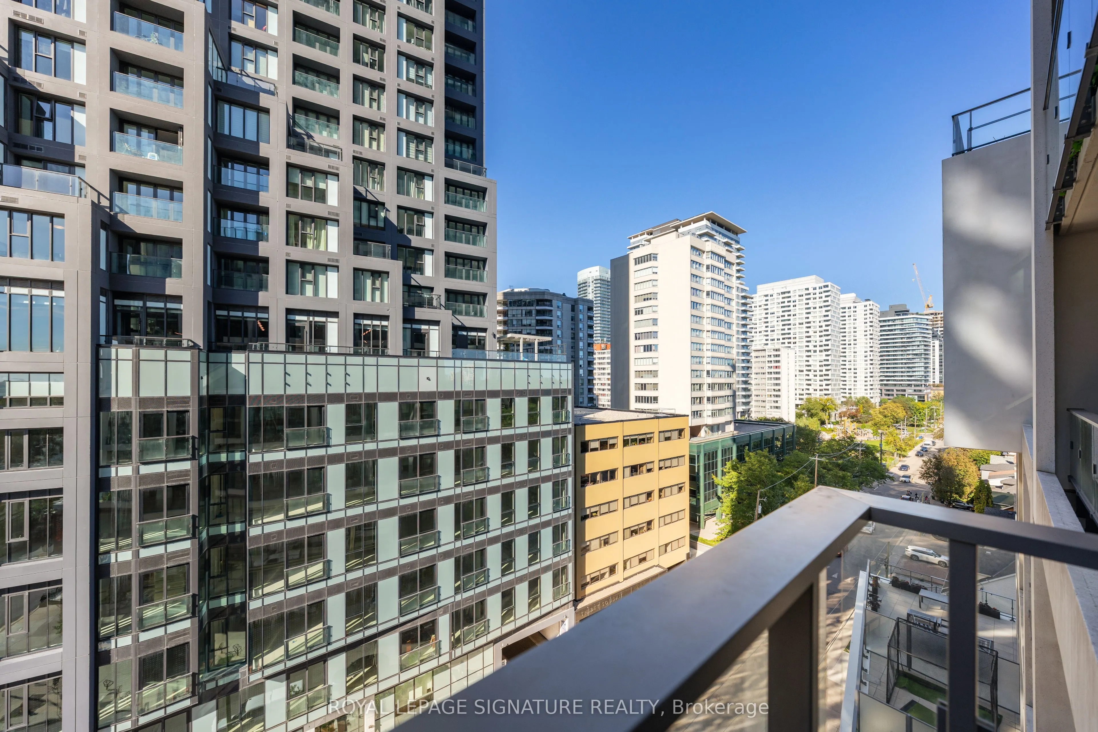 5 Soudan Avenue #1010