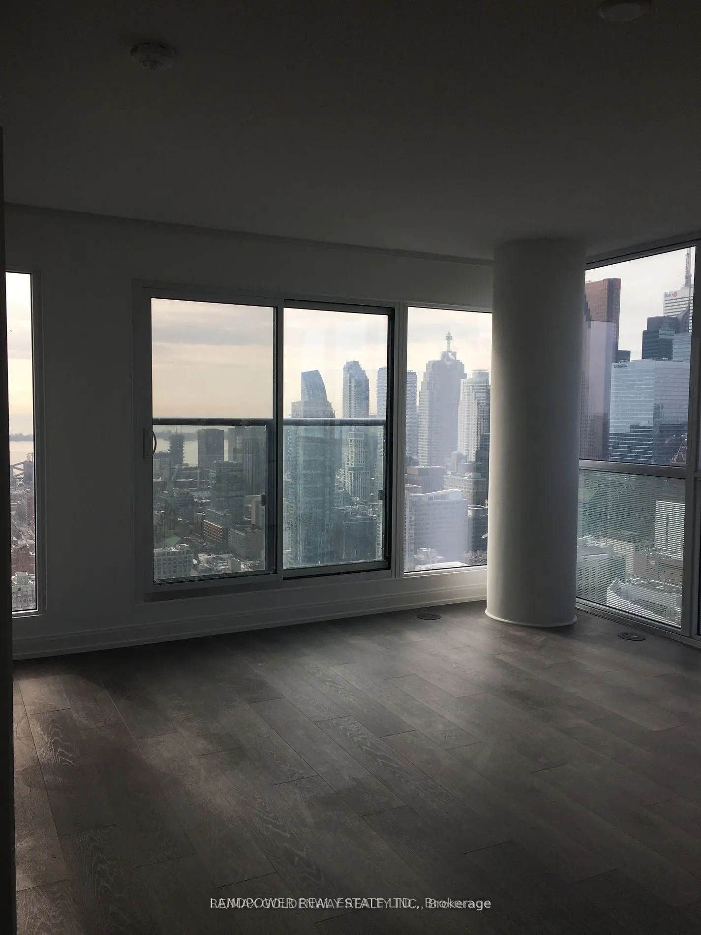181 Dundas Street E #4910