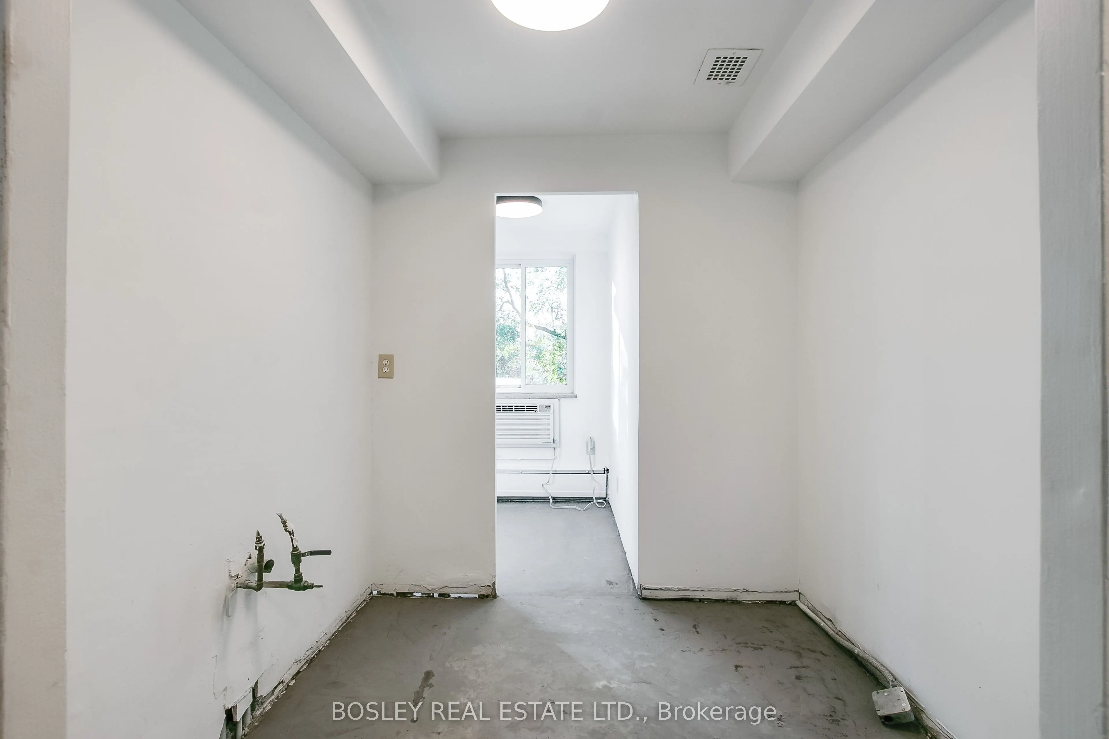 158 Crescent Road #404