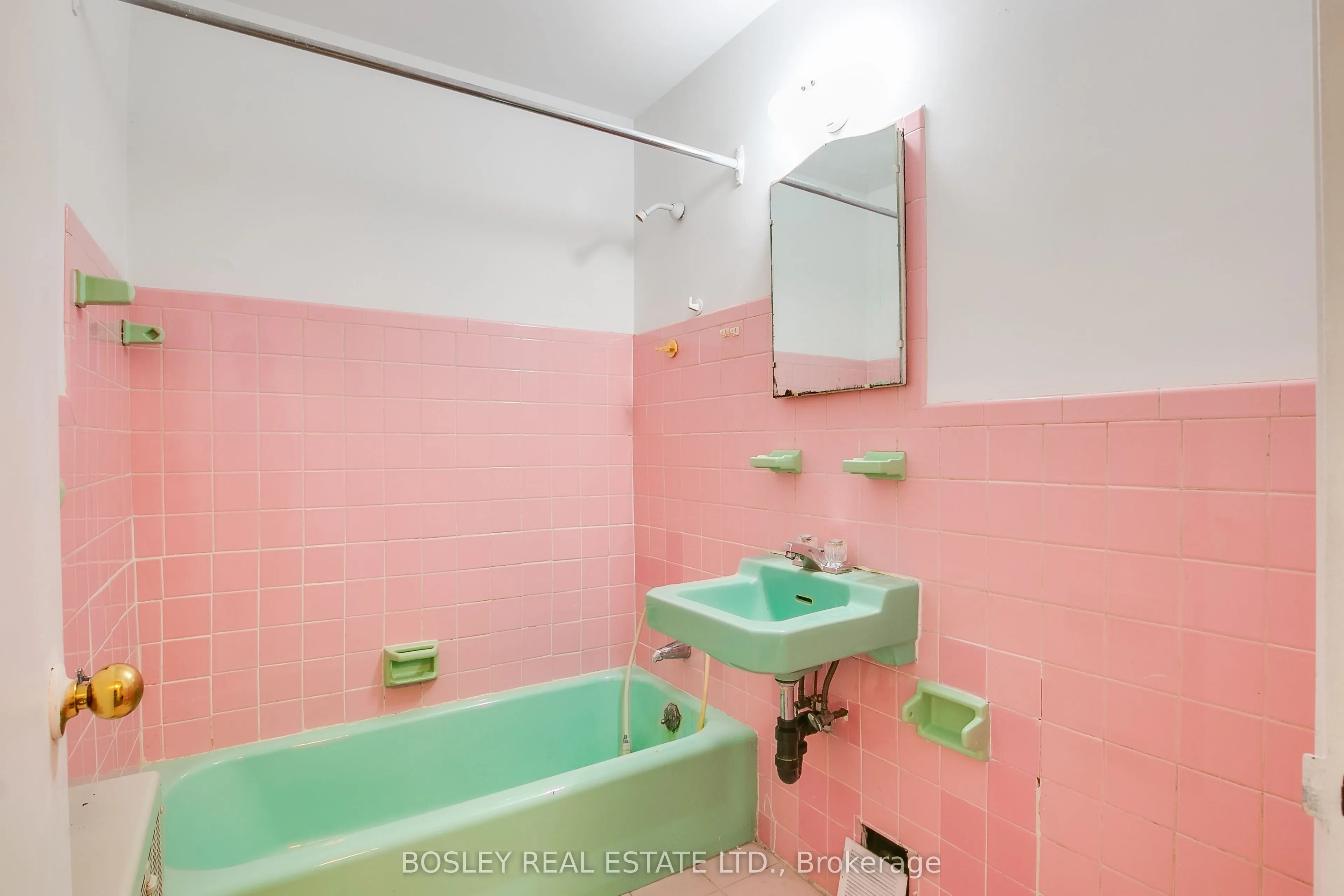 158 Crescent Road #404