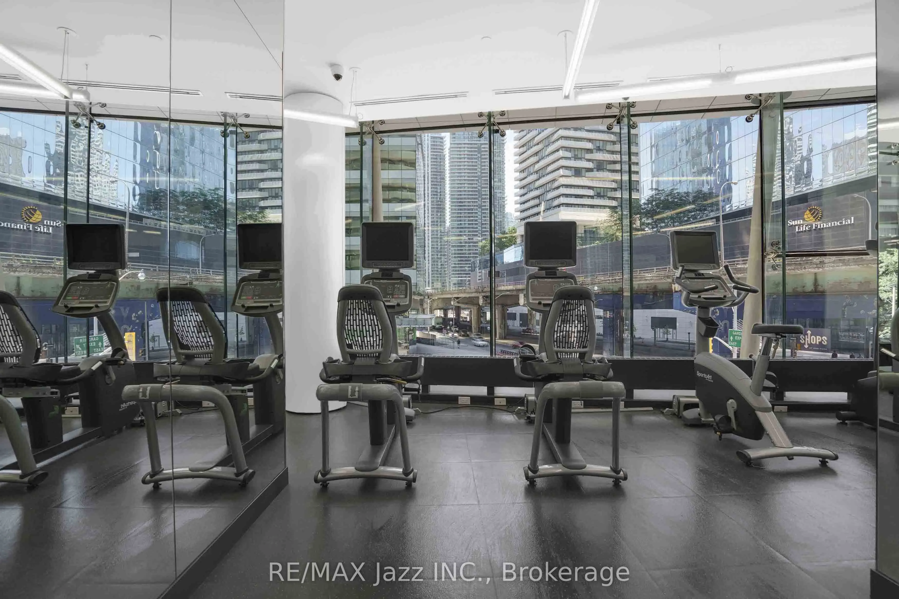 14 York Street #3808