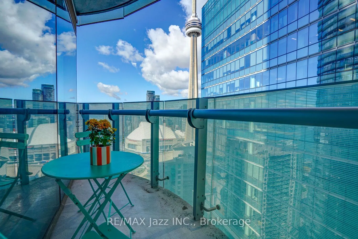 14 York Street #3808