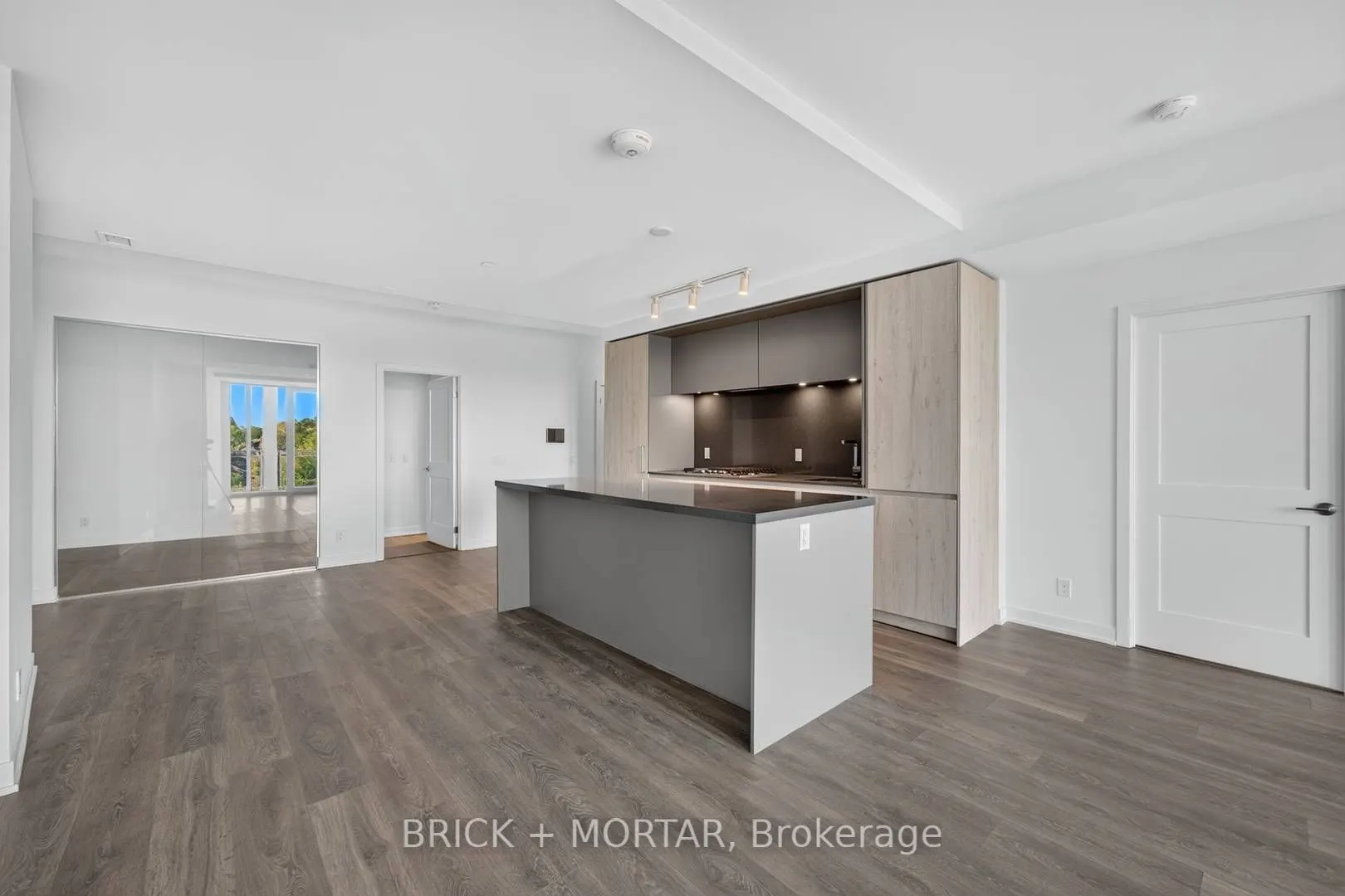 1 Hillsdale Avenue W #607