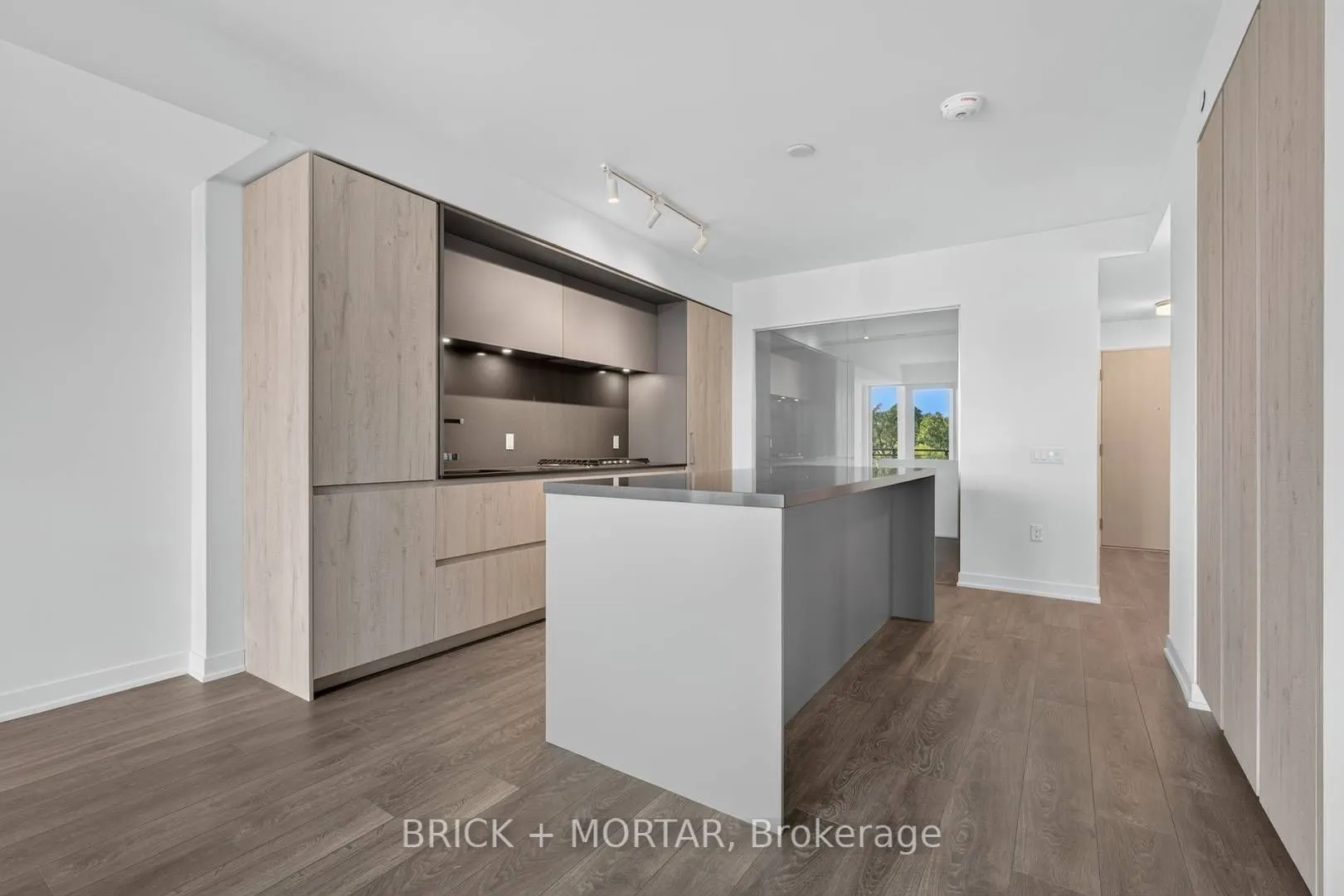 1 Hillsdale Avenue W #405