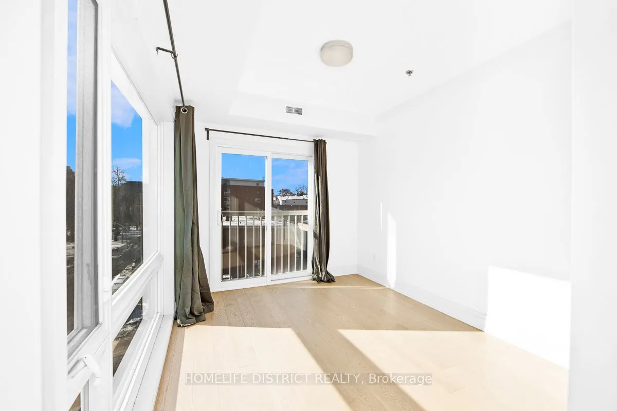 243 Niagara Street #200