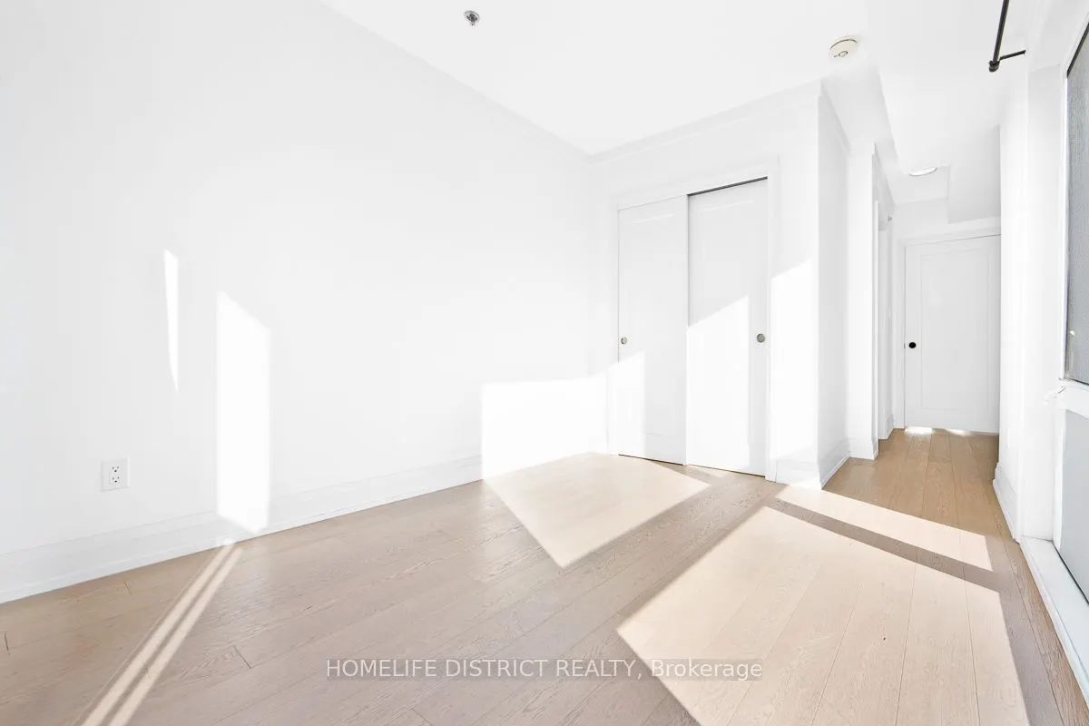 243 Niagara Street #200