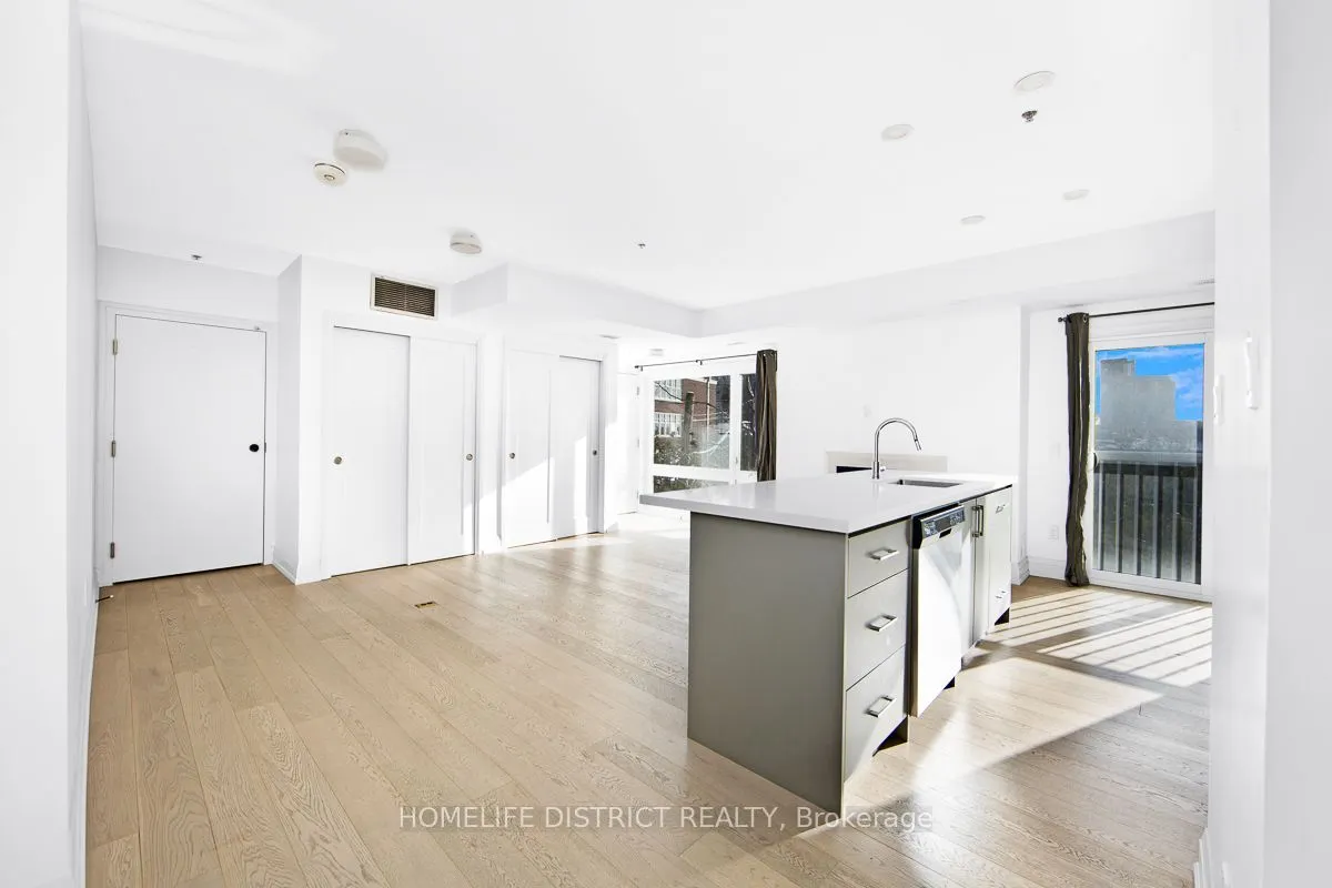 243 Niagara Street #200