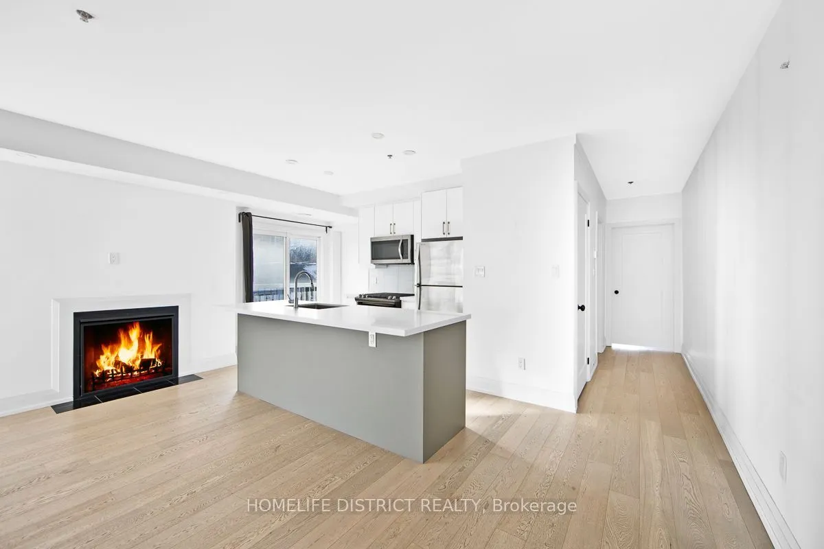 243 Niagara Street #200