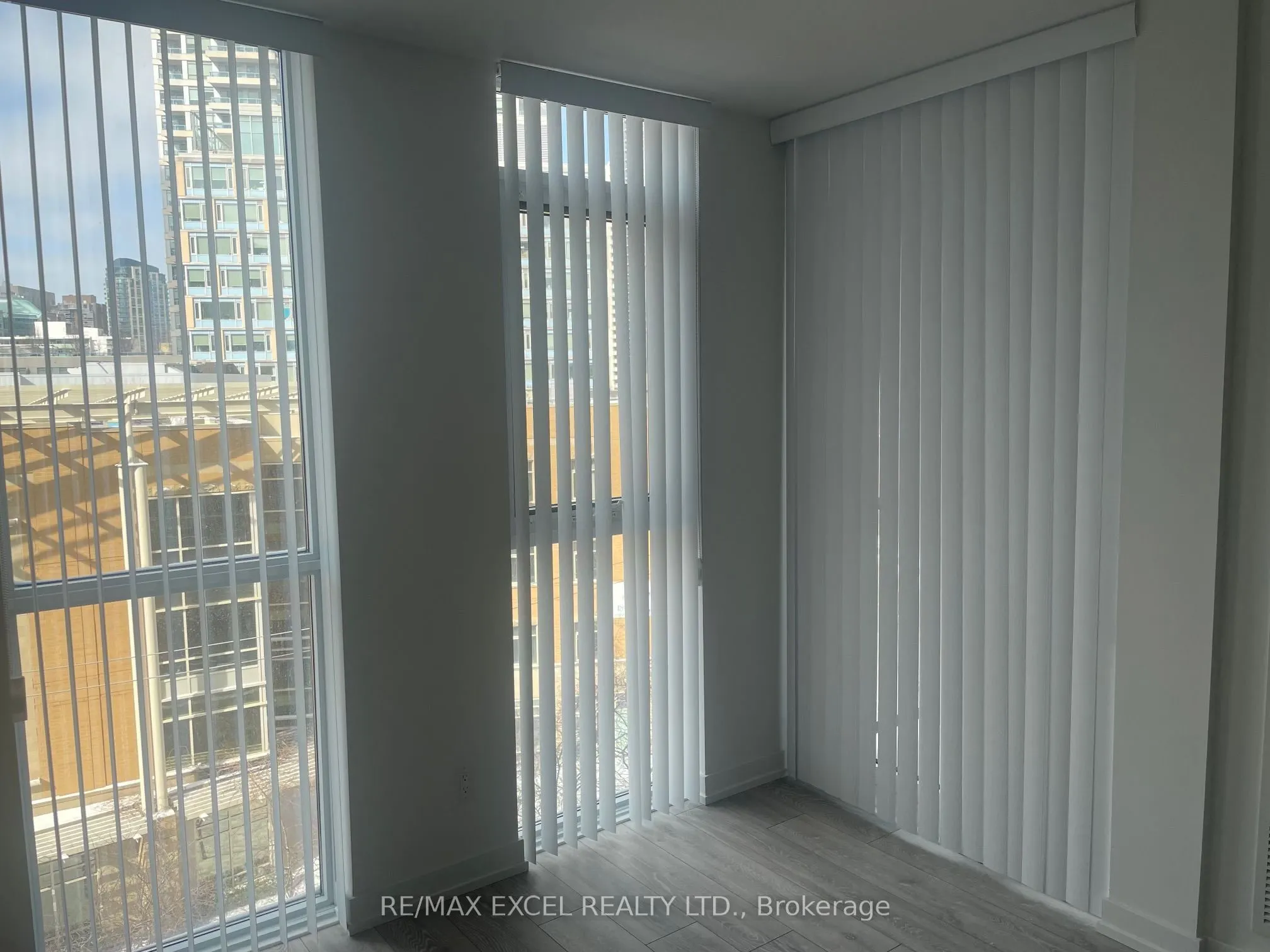 159 Wellesley Street E #406
